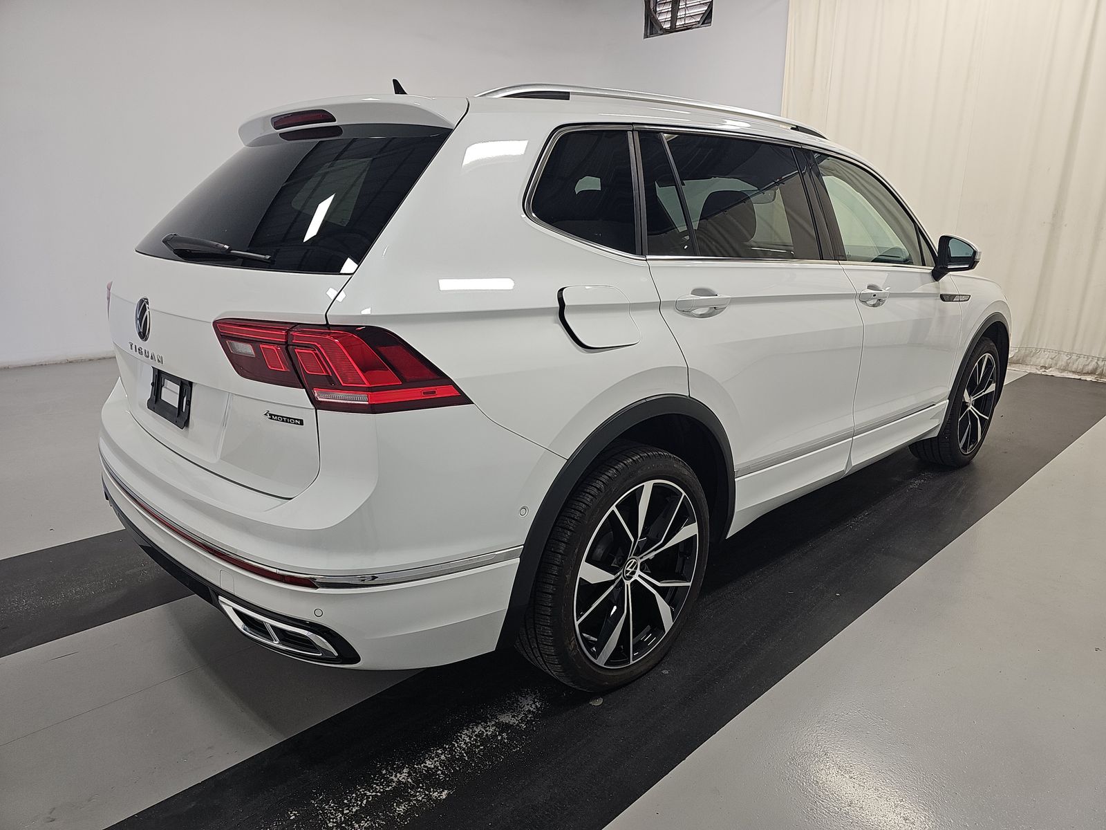 2024 Volkswagen Tiguan 2.0T SEL R-Line AWD