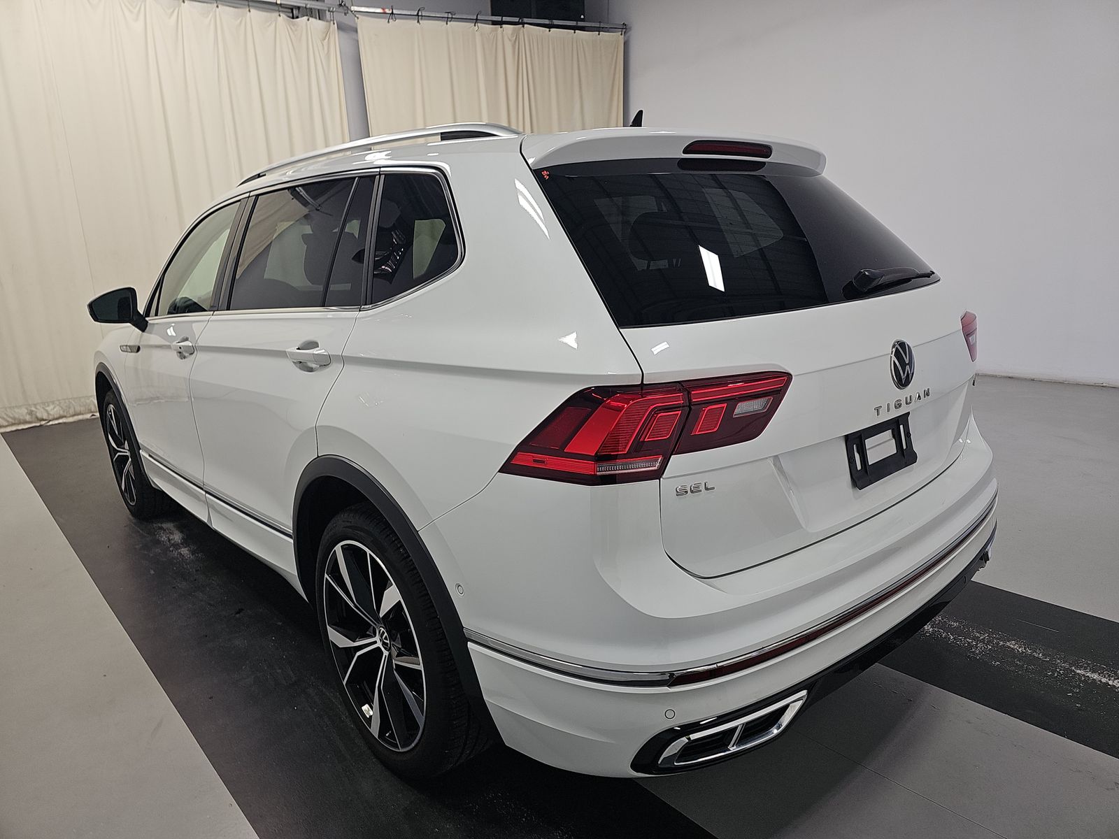 2024 Volkswagen Tiguan 2.0T SEL R-Line AWD
