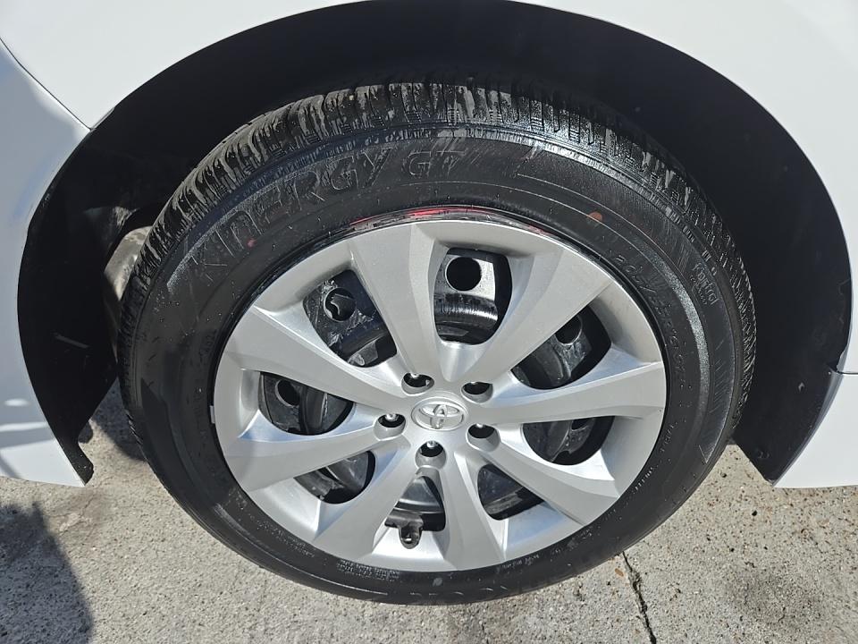 2025 Toyota Corolla LE FWD