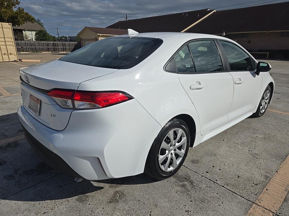 2025 Toyota Corolla LE FWD