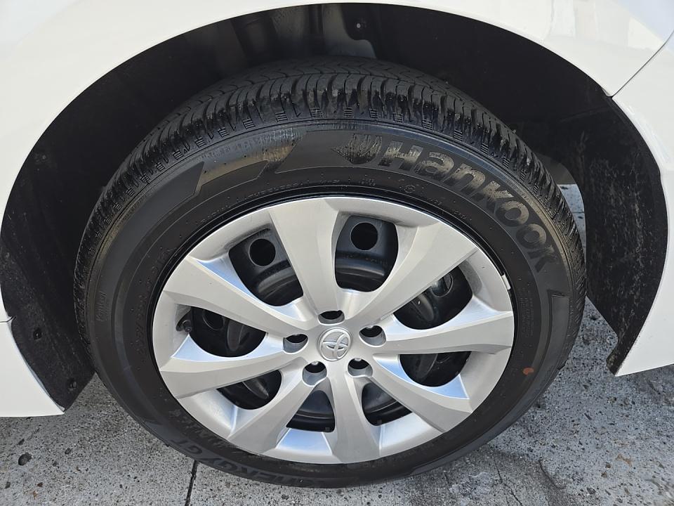 2025 Toyota Corolla LE FWD