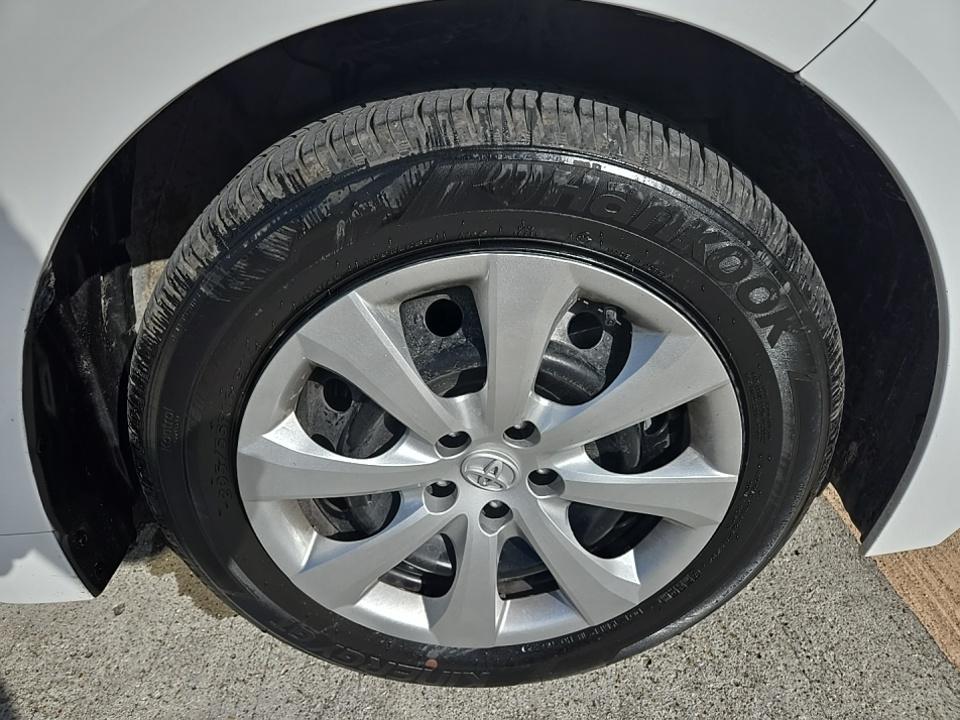 2025 Toyota Corolla LE FWD