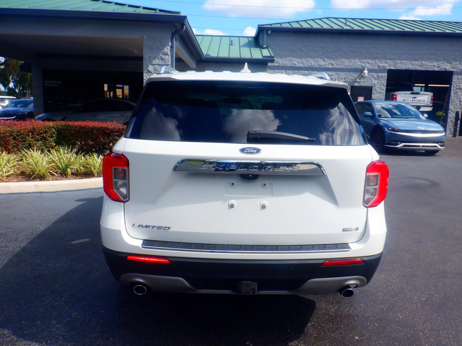 2022 Ford Explorer Hybrid Limited AWD