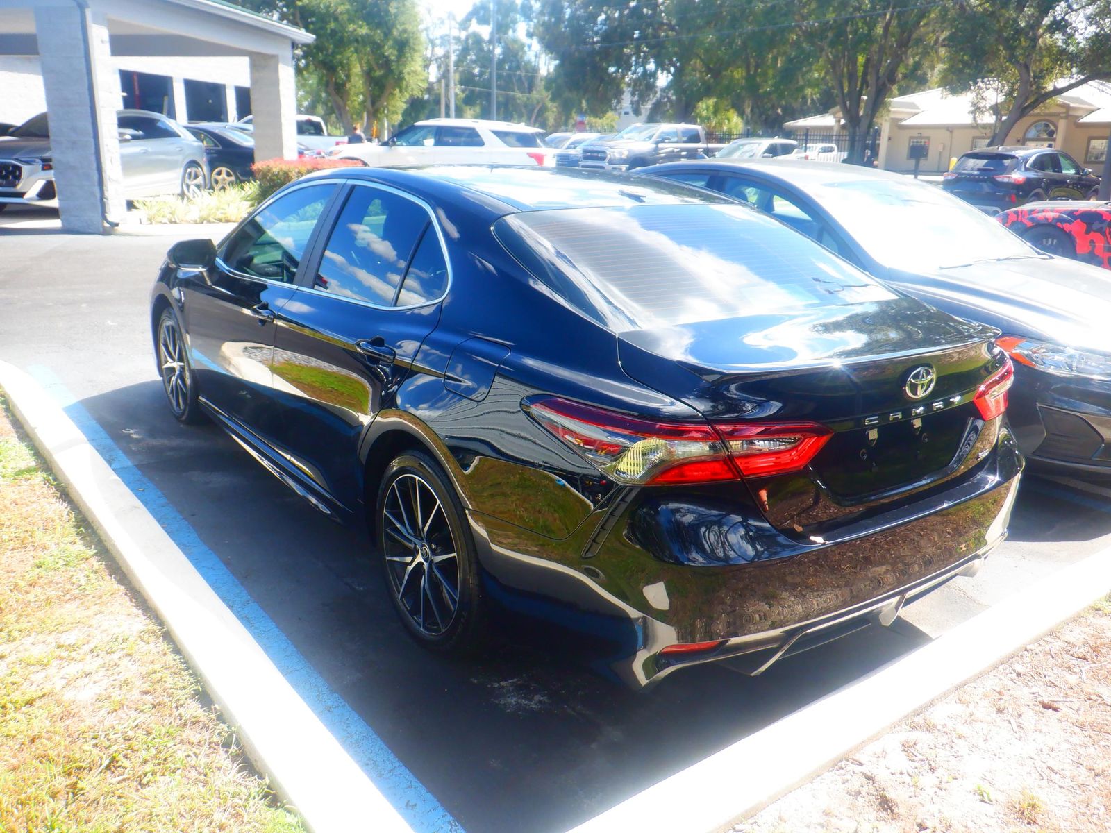 2024 Toyota Camry SE FWD