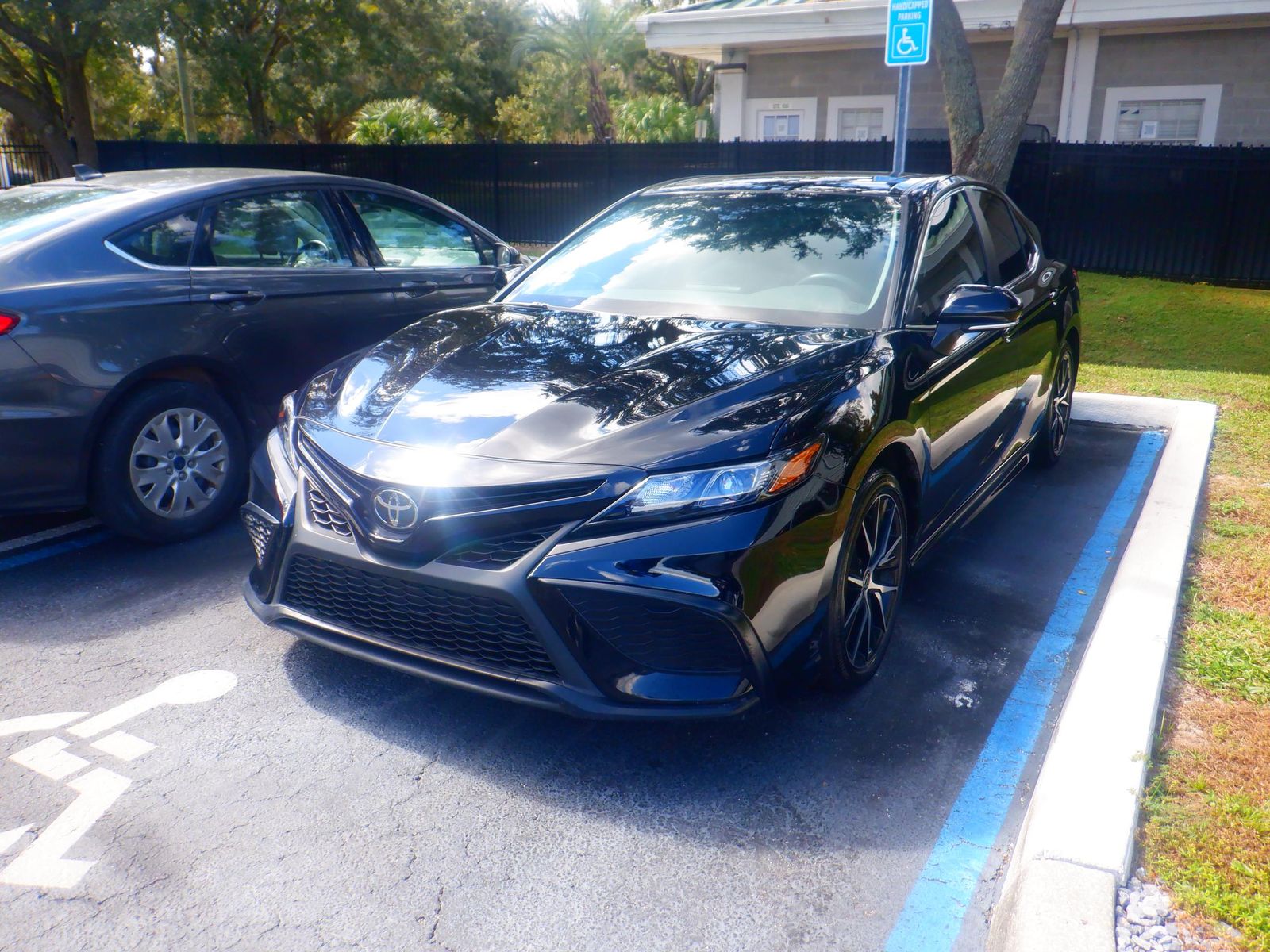 2024 Toyota Camry SE FWD