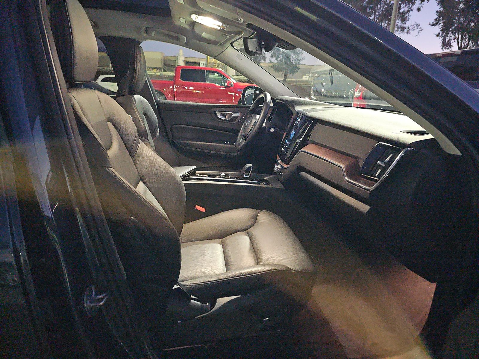 2024 Volvo XC60 B5 Plus AWD