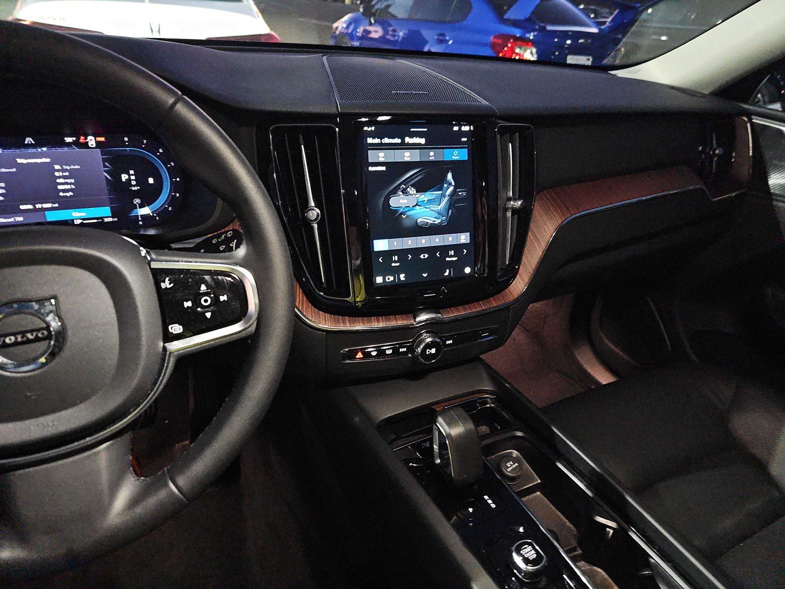 2024 Volvo XC60 B5 Plus AWD