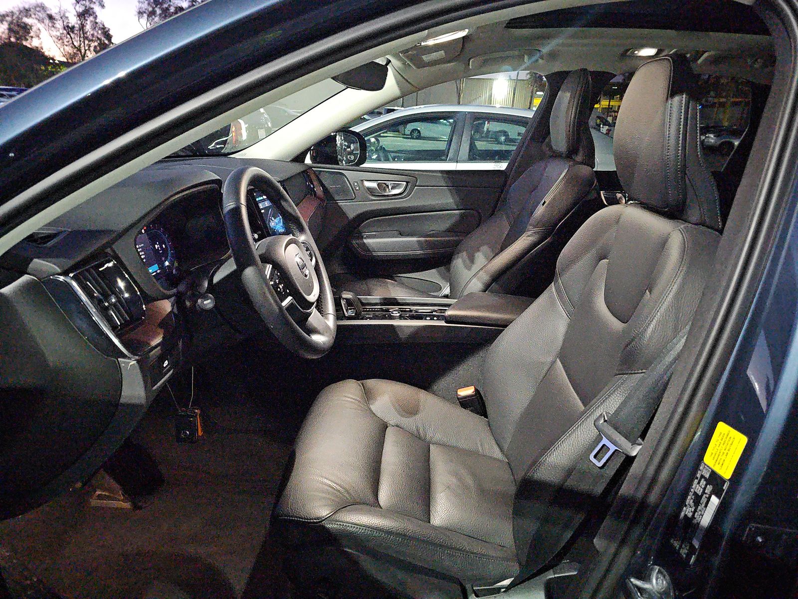 2024 Volvo XC60 B5 Plus AWD