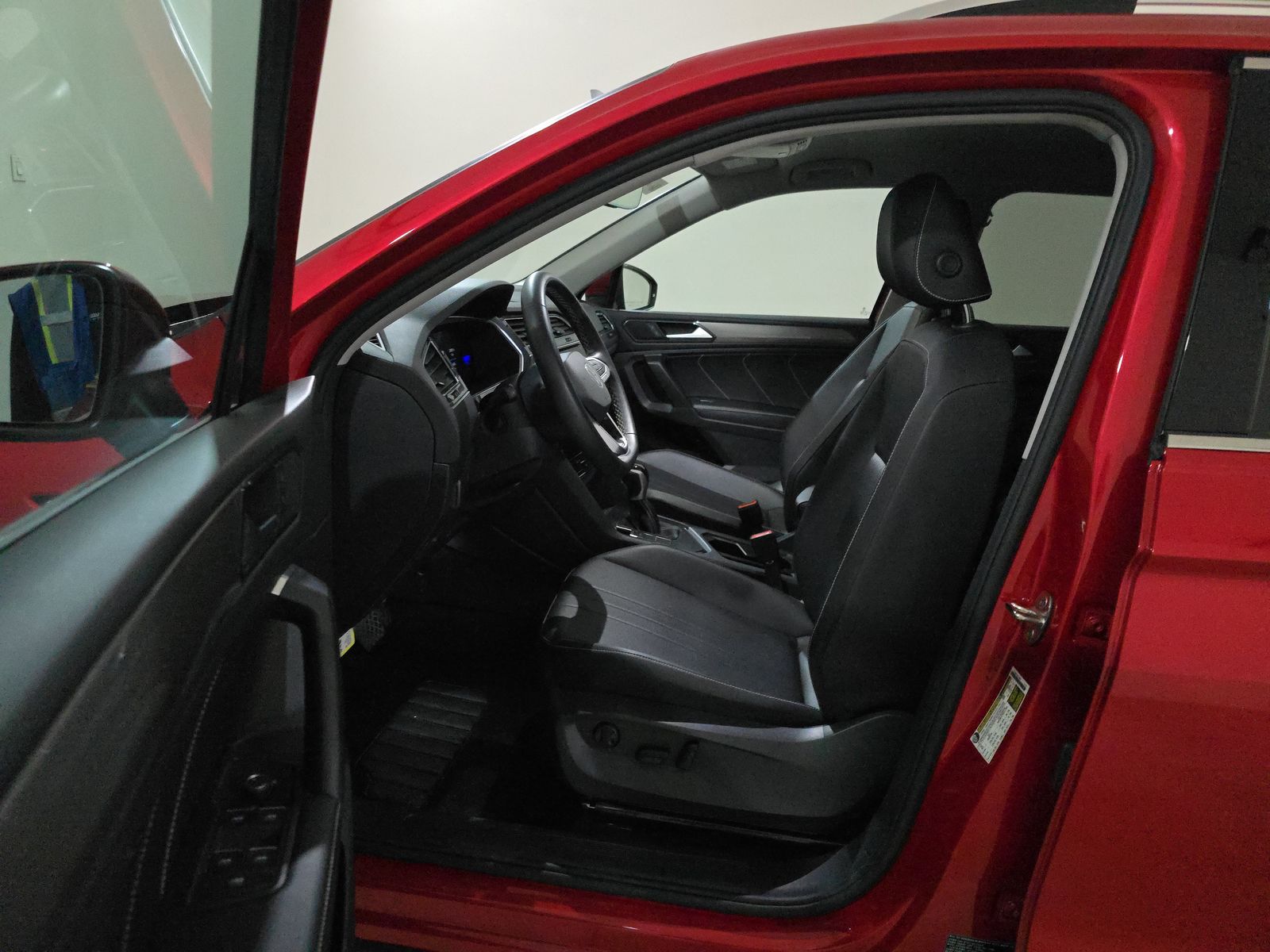 2022 Volkswagen Tiguan 2.0T SE FWD