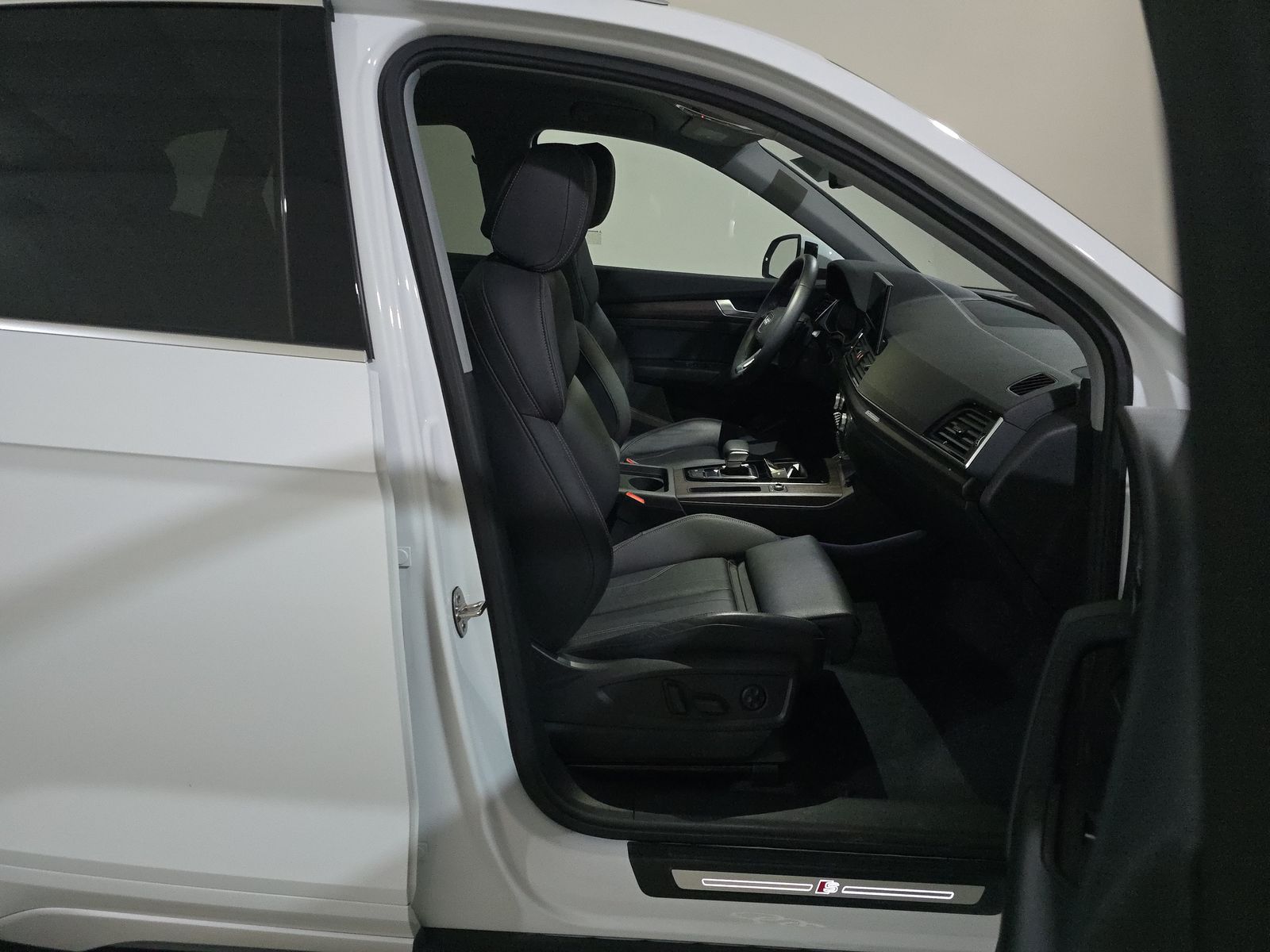 2025 Audi Q5 e Plug-In Hybrid S line Premium AWD