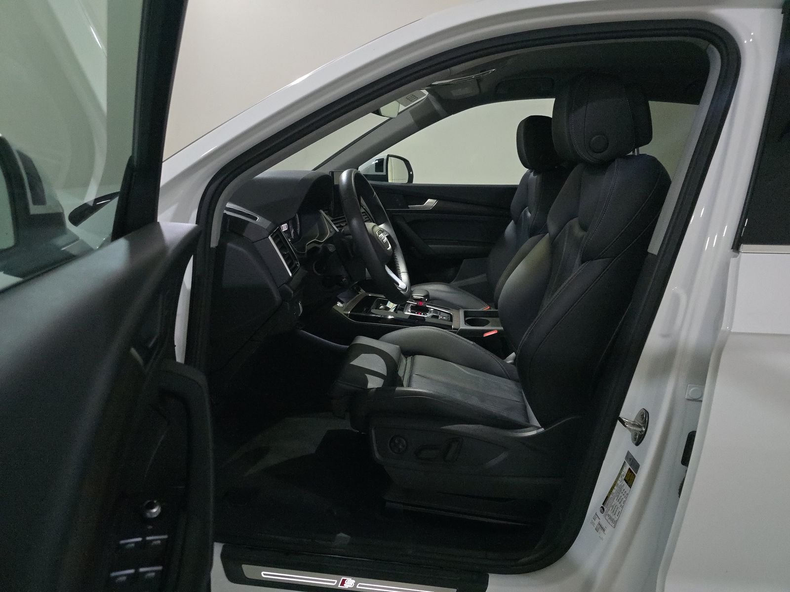 2025 Audi Q5 e Plug-In Hybrid S line Premium AWD