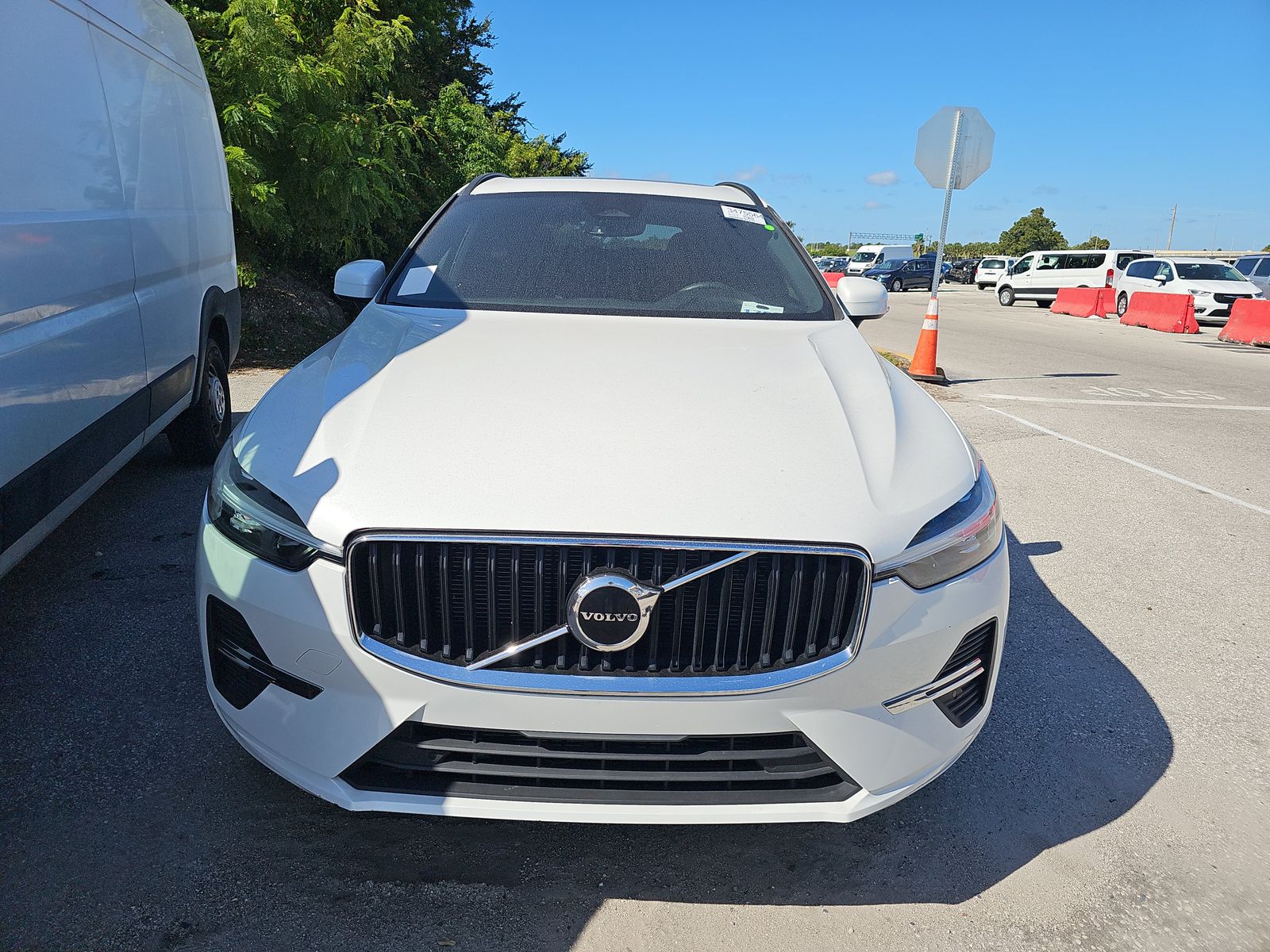 2022 Volvo XC60 B5 Momentum AWD