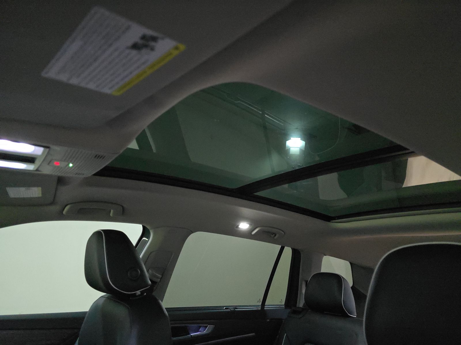 2025 Volkswagen Atlas 2.0T SEL Premium R-Line AWD