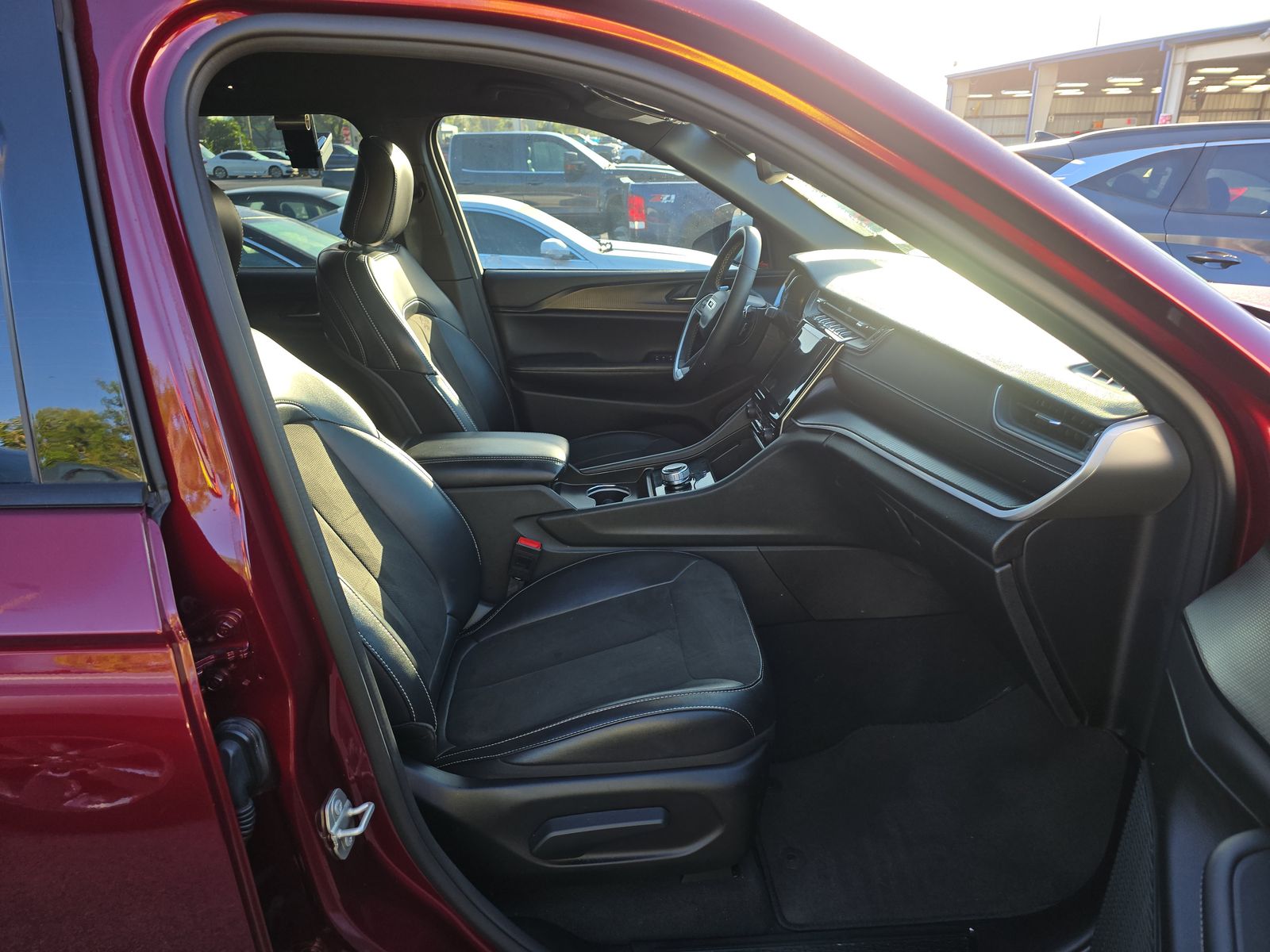 2024 Jeep Grand Cherokee Altitude AWD