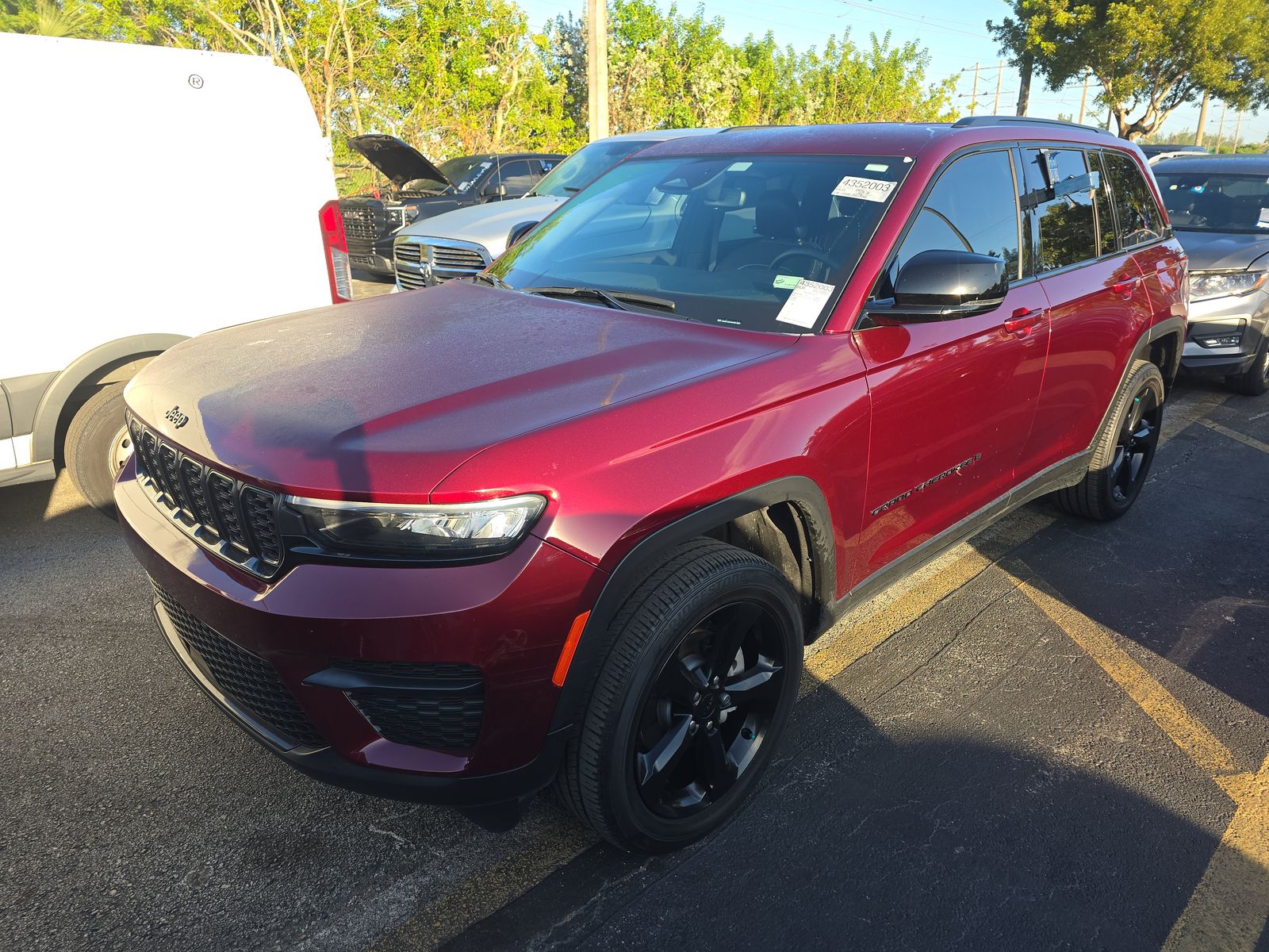 2024 Jeep Grand Cherokee Altitude AWD