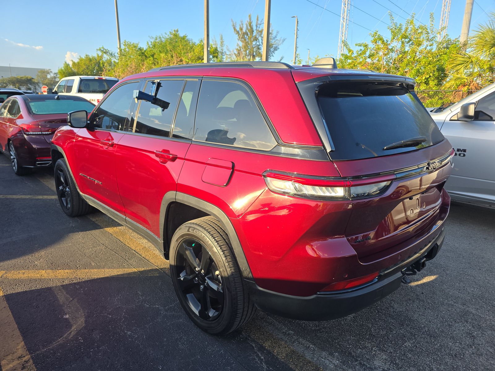2024 Jeep Grand Cherokee Altitude AWD