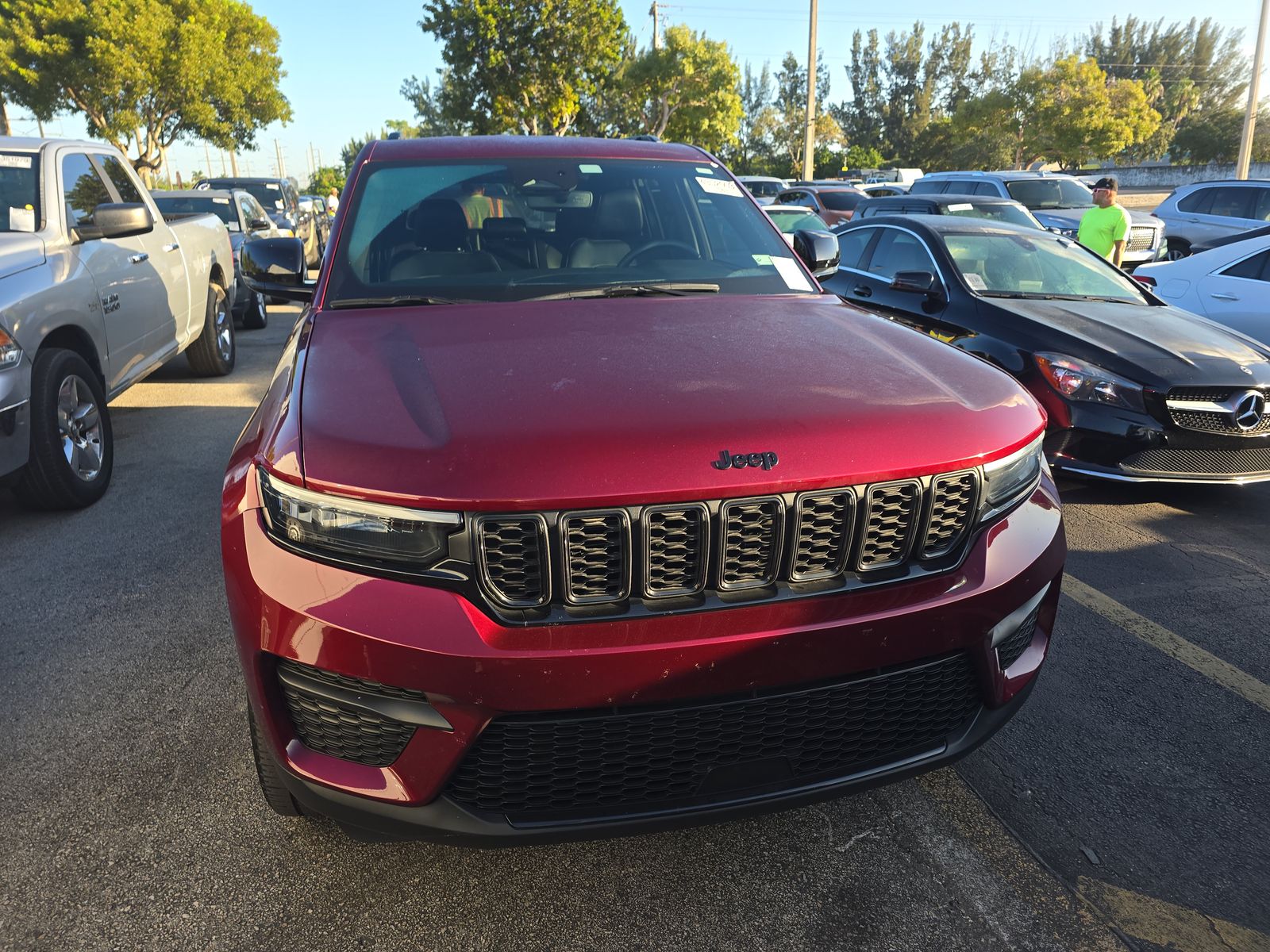 2024 Jeep Grand Cherokee Altitude AWD