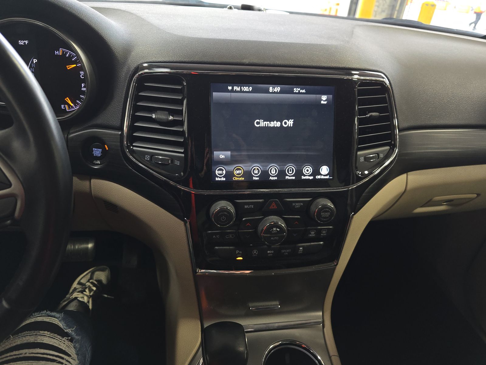 2022 Jeep Grand Cherokee Laredo E AWD