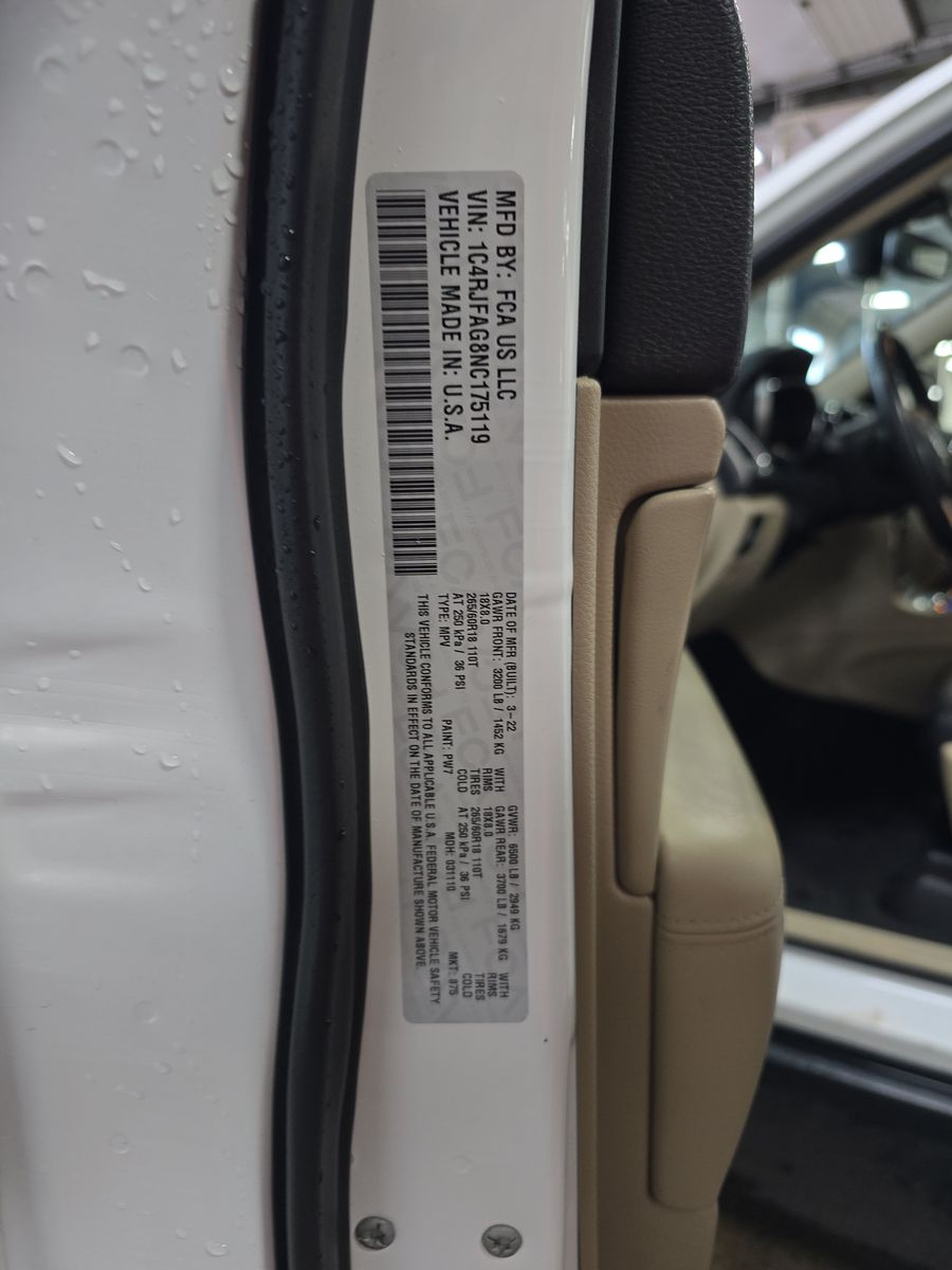 2022 Jeep Grand Cherokee Laredo E AWD