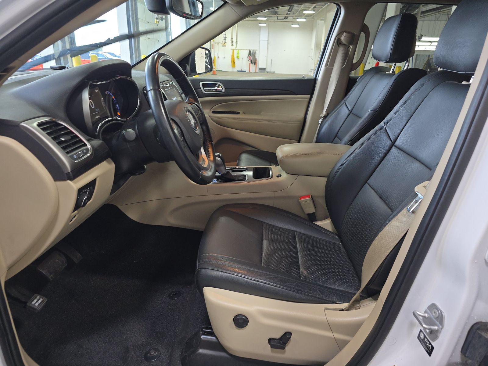 2022 Jeep Grand Cherokee Laredo E AWD