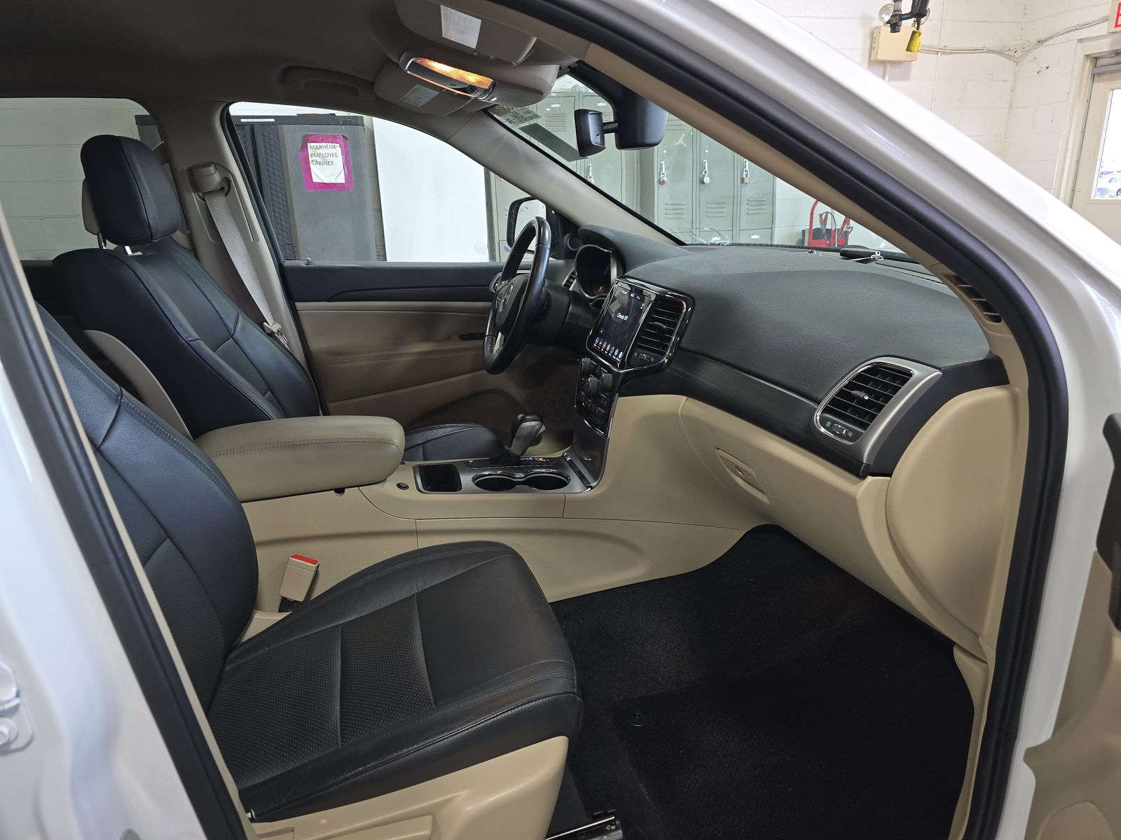 2022 Jeep Grand Cherokee Laredo E AWD