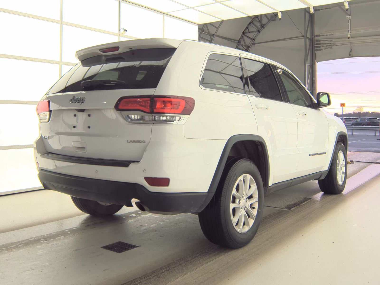 2022 Jeep Grand Cherokee Laredo E AWD