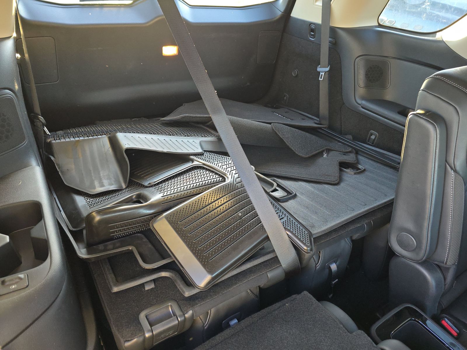 2025 Nissan Pathfinder SL AWD