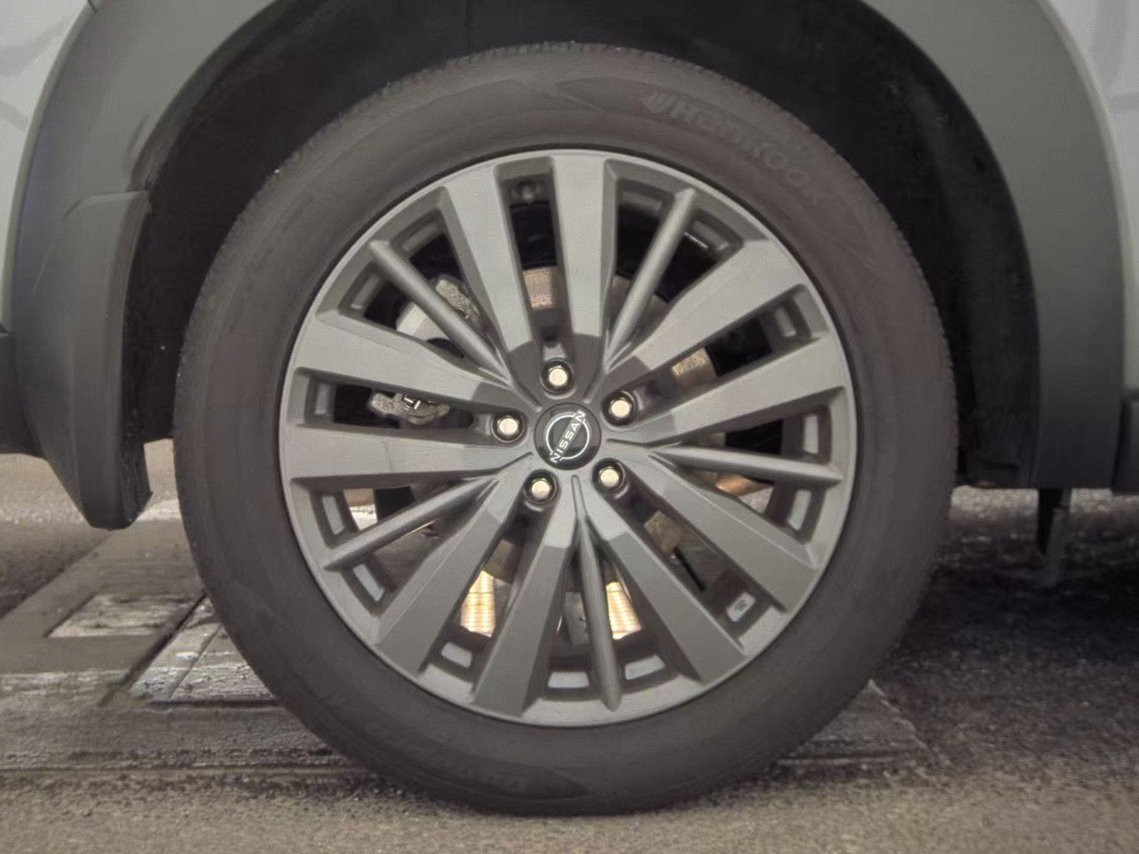 2025 Nissan Pathfinder SL AWD