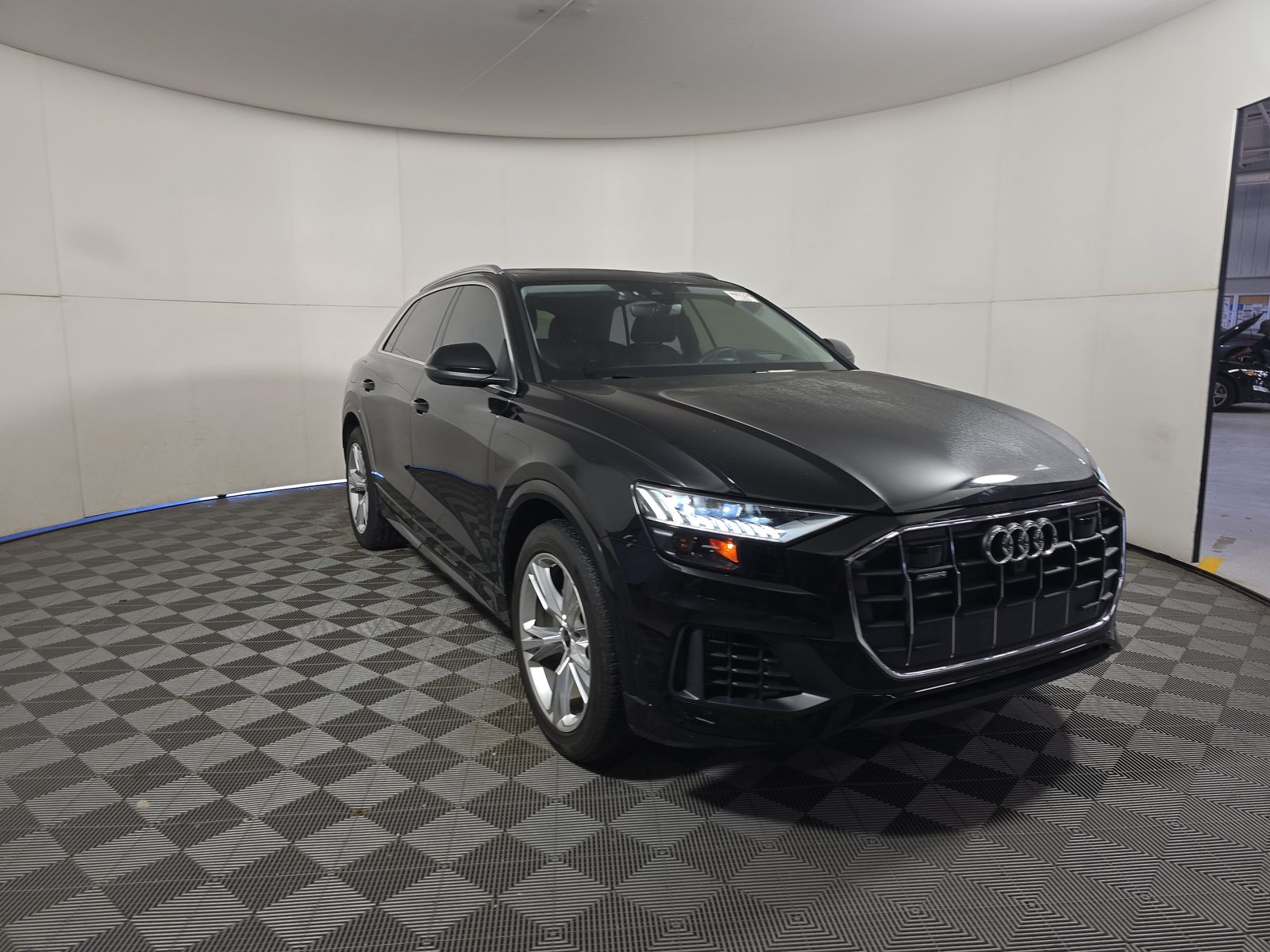 2023 Audi Q8 Prestige AWD