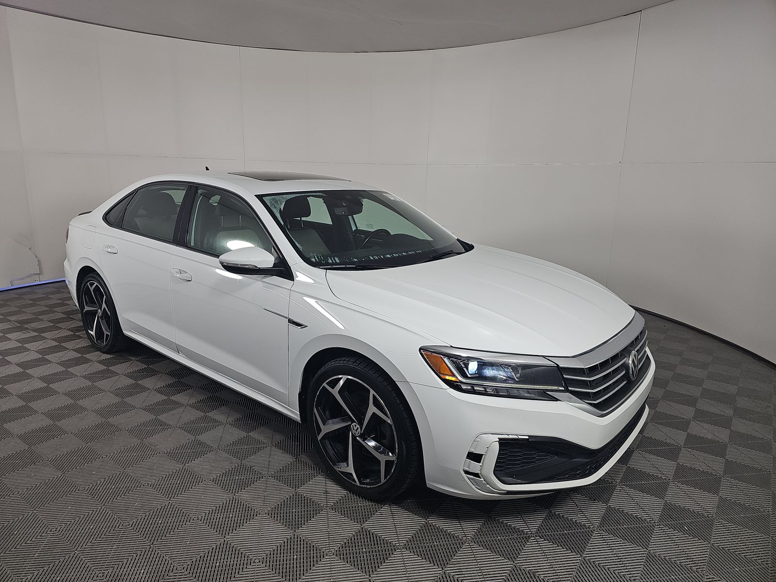 2024 Volkswagen Tiguan 2.0T SEL R-Line AWD