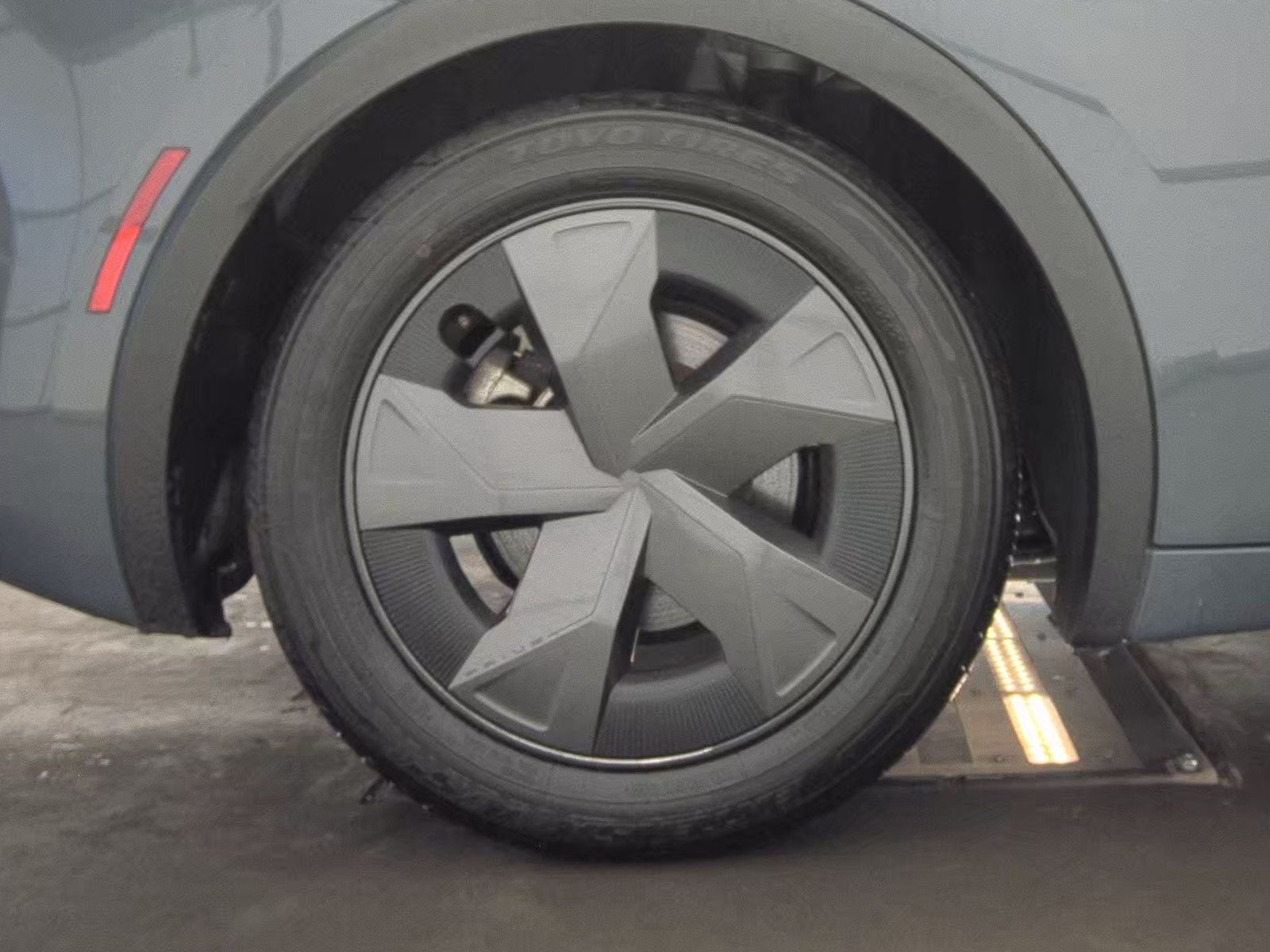 2024 Toyota Prius LE FWD