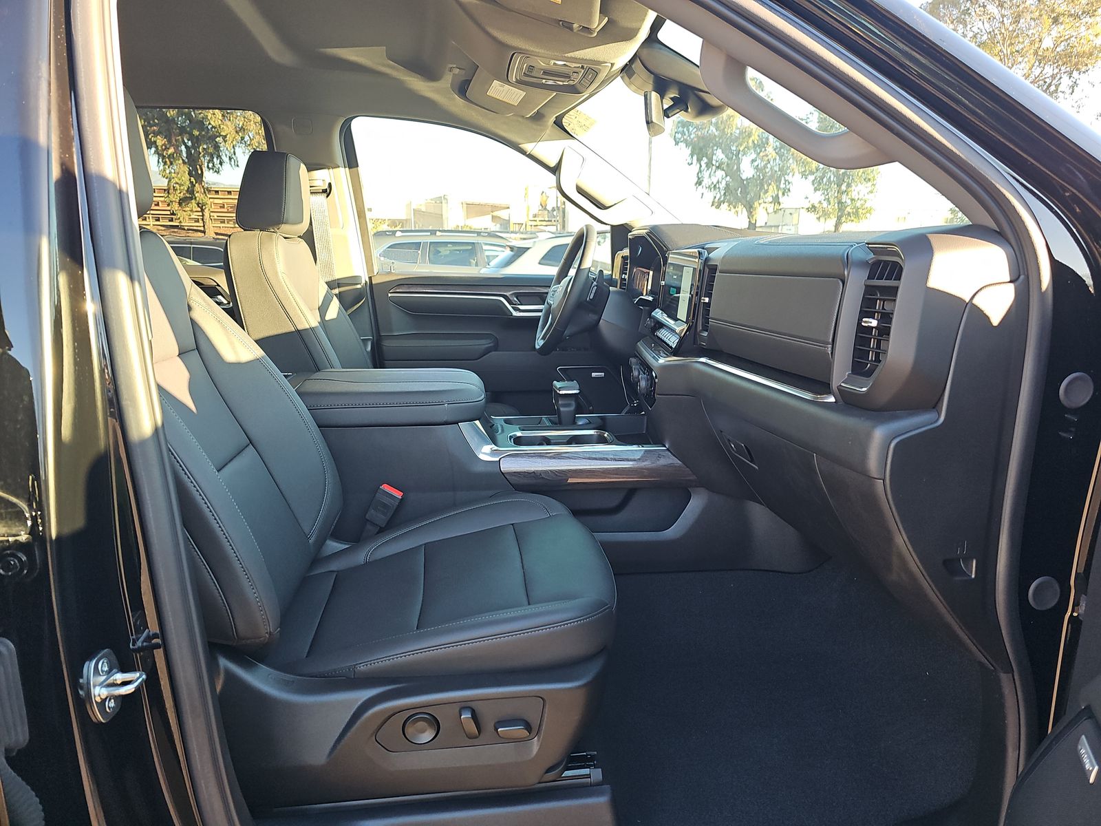 2024 Chevrolet Silverado 1500 LTZ AWD