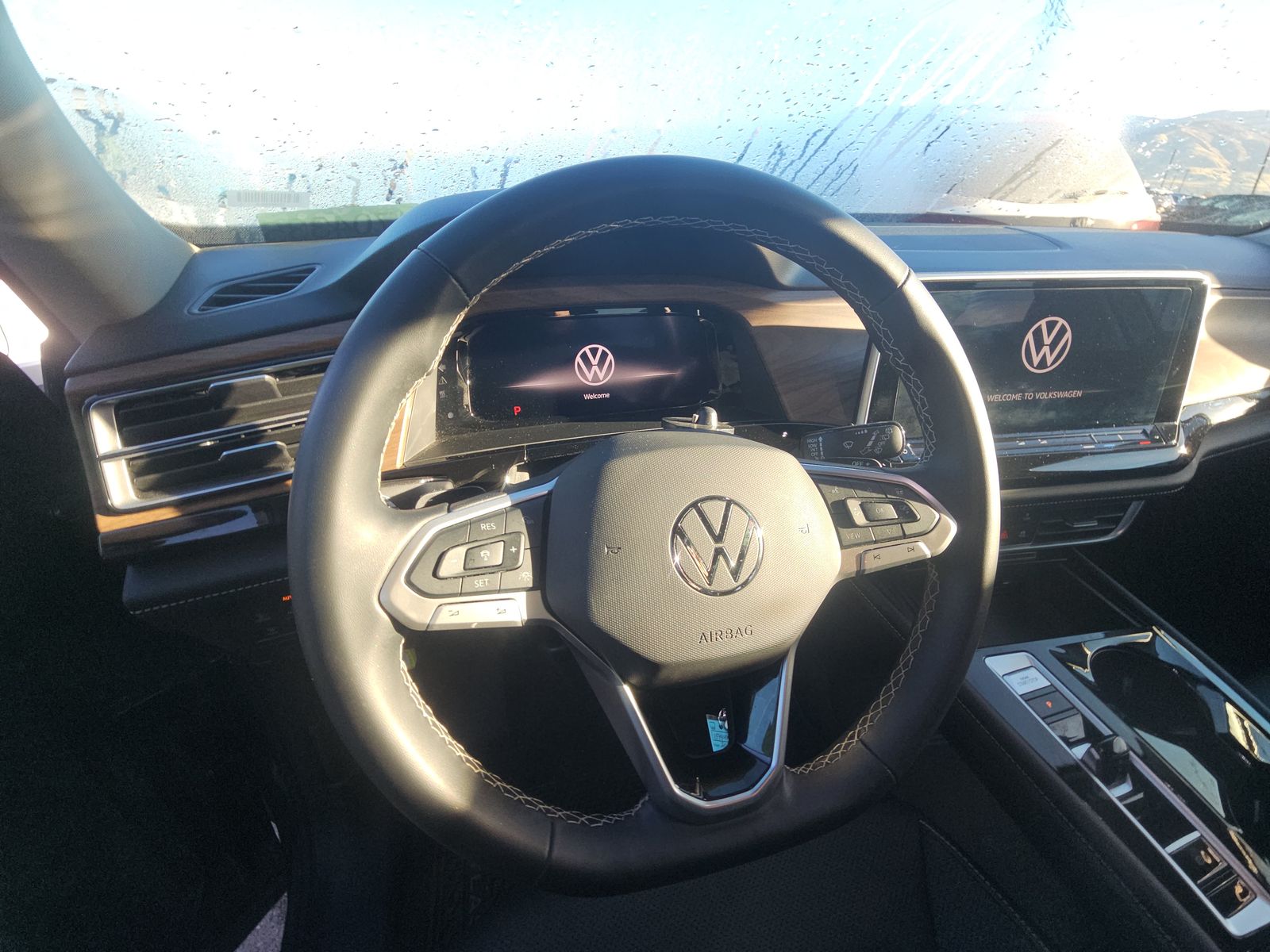 2025 Volkswagen Atlas 2.0T SE AWD