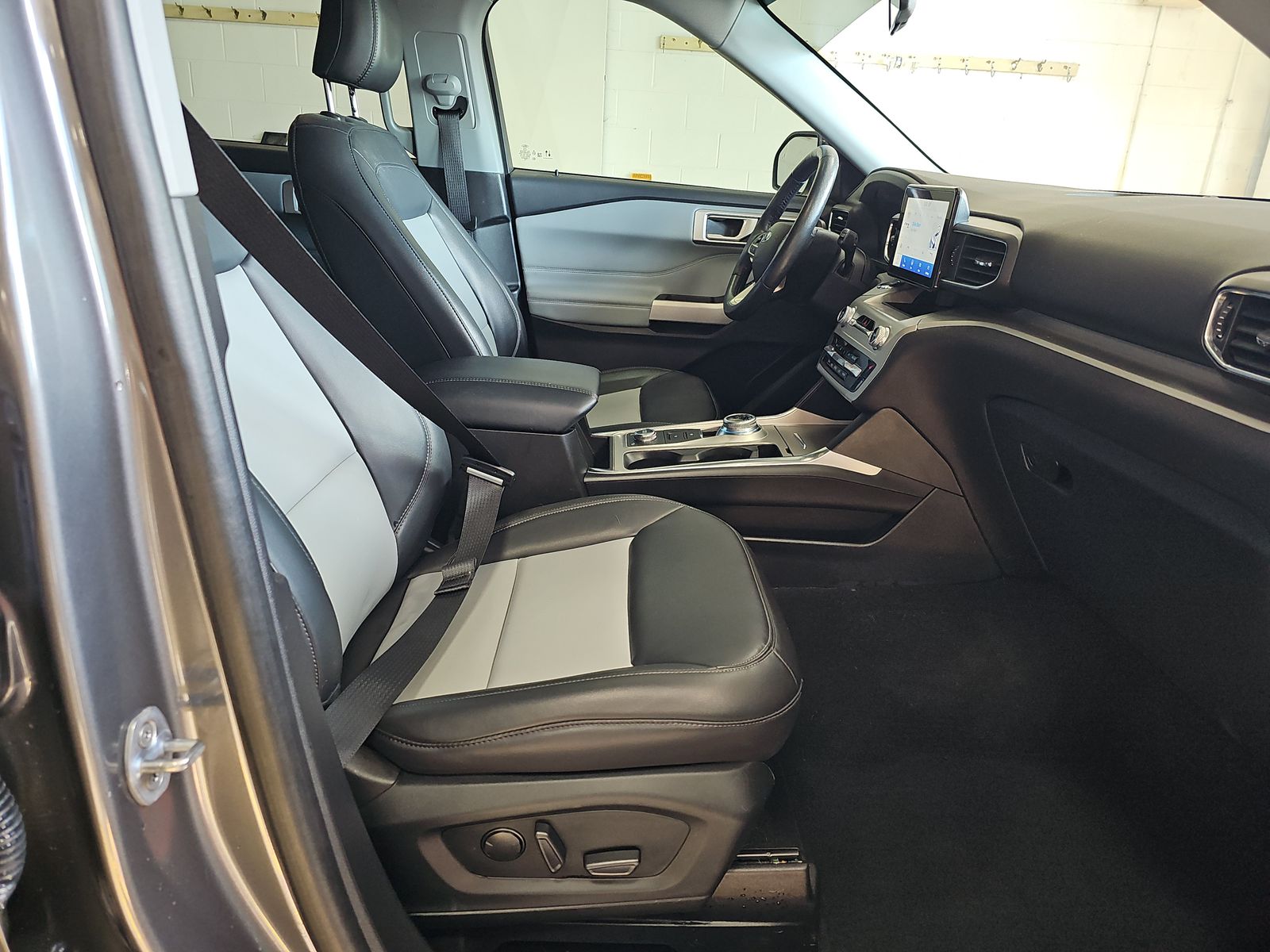 2022 Ford Explorer XLT AWD