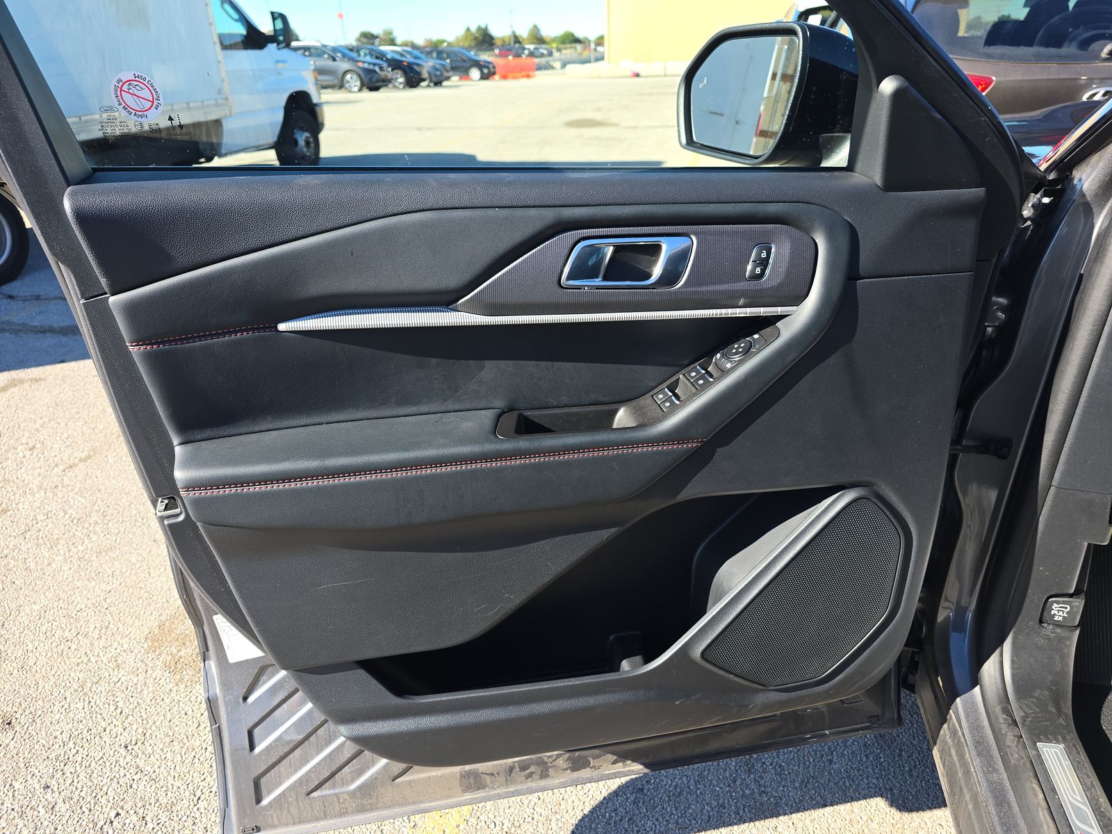 2025 Ford Explorer ST-Line AWD