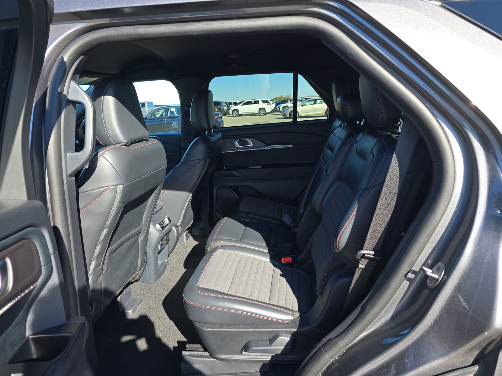 2025 Ford Explorer ST-Line AWD