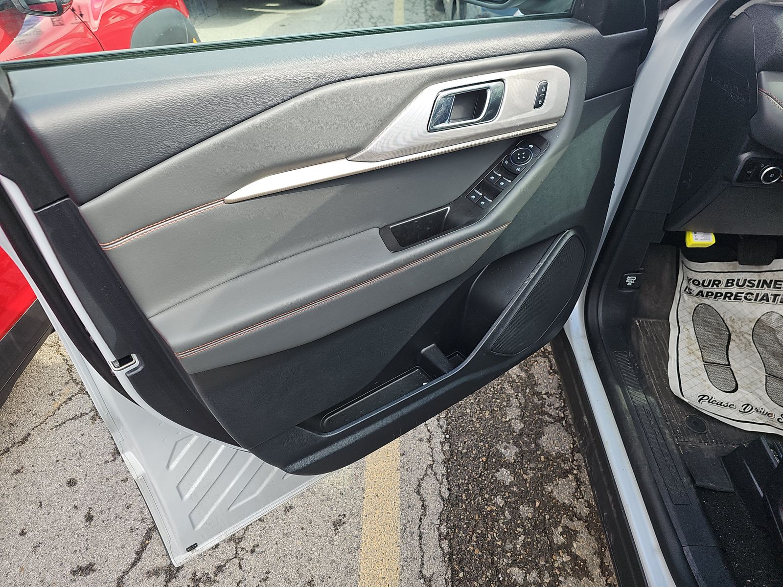 2025 Ford Explorer Active AWD