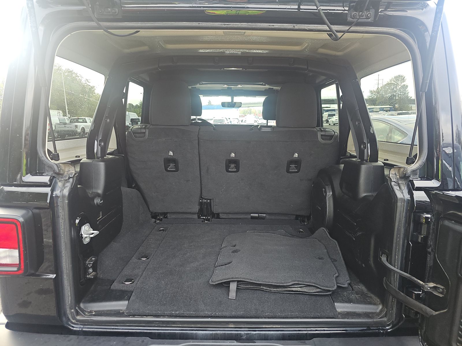 2023 Jeep Wrangler Sahara AWD