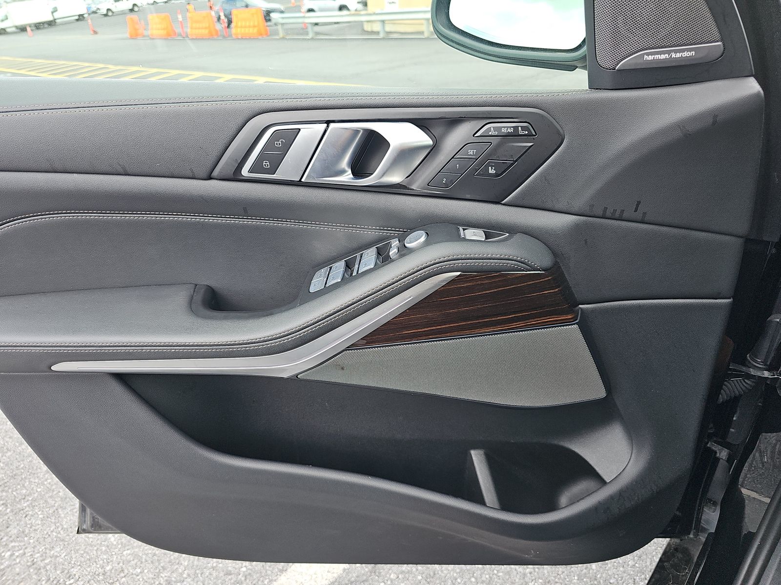 2025 BMW X7 xDrive40i AWD