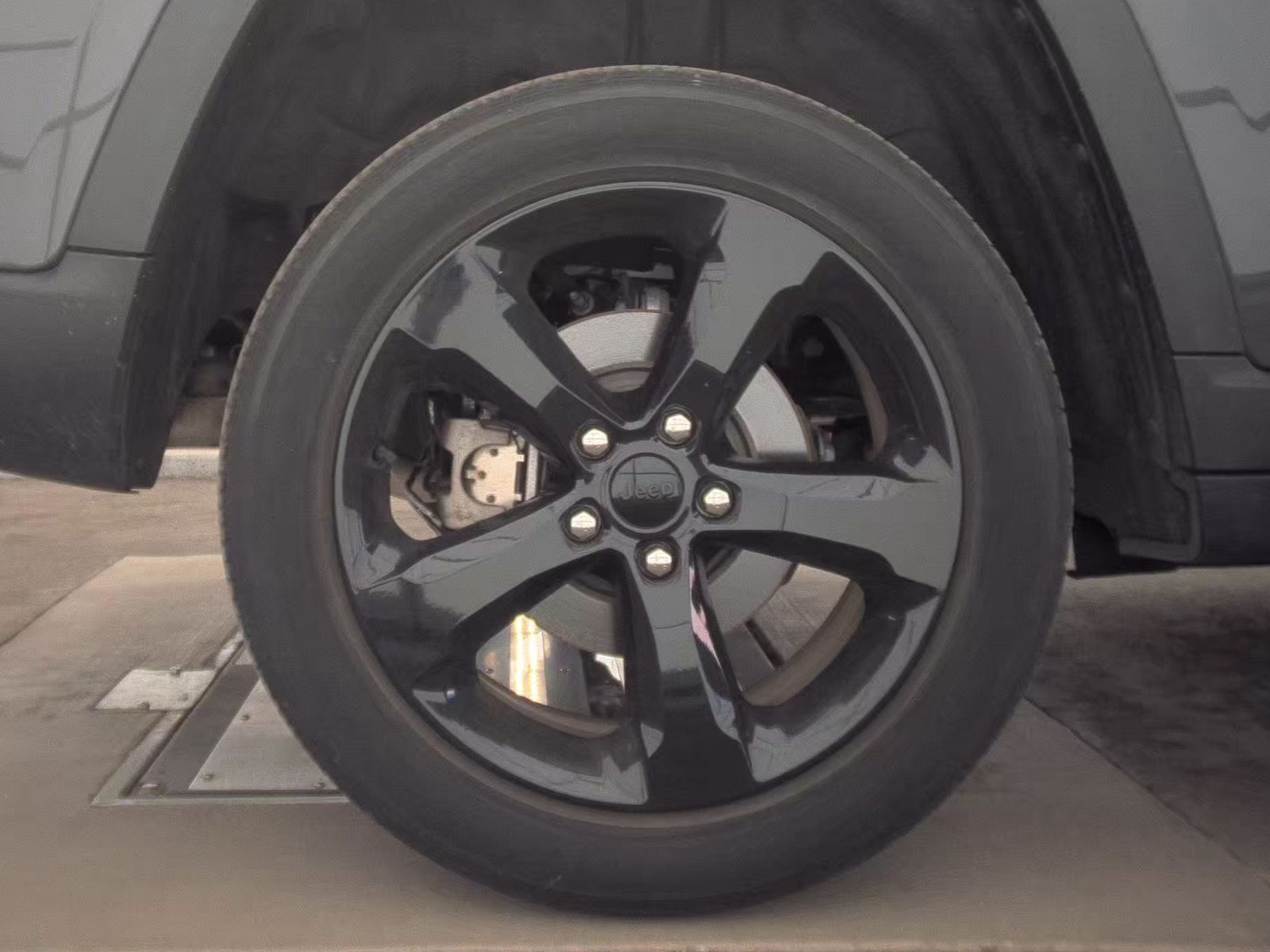 2023 Jeep Grand Cherokee Altitude AWD