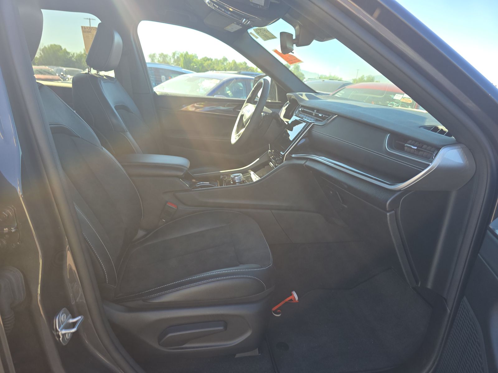 2023 Jeep Grand Cherokee Altitude AWD