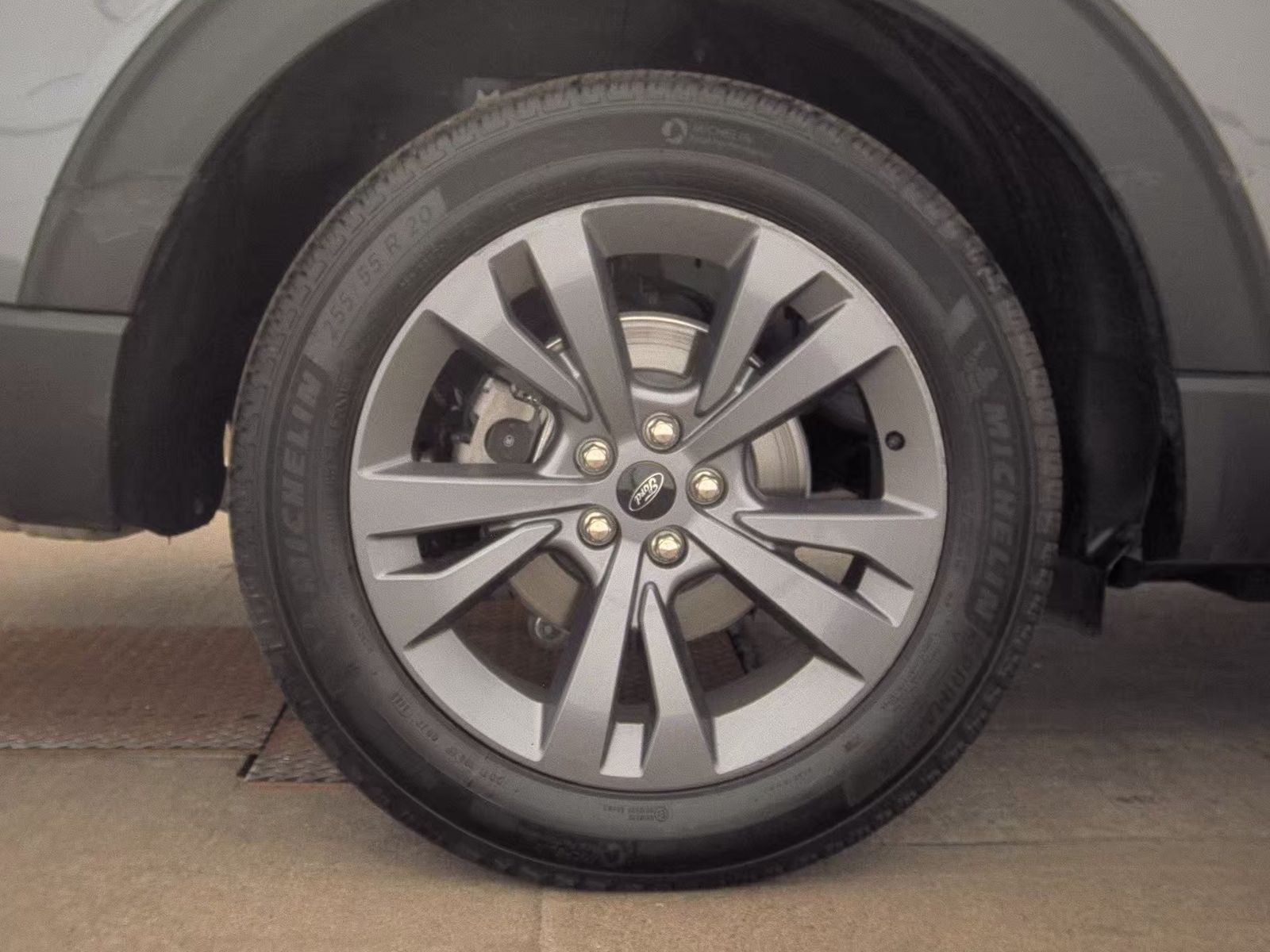 2023 Ford Explorer XLT AWD