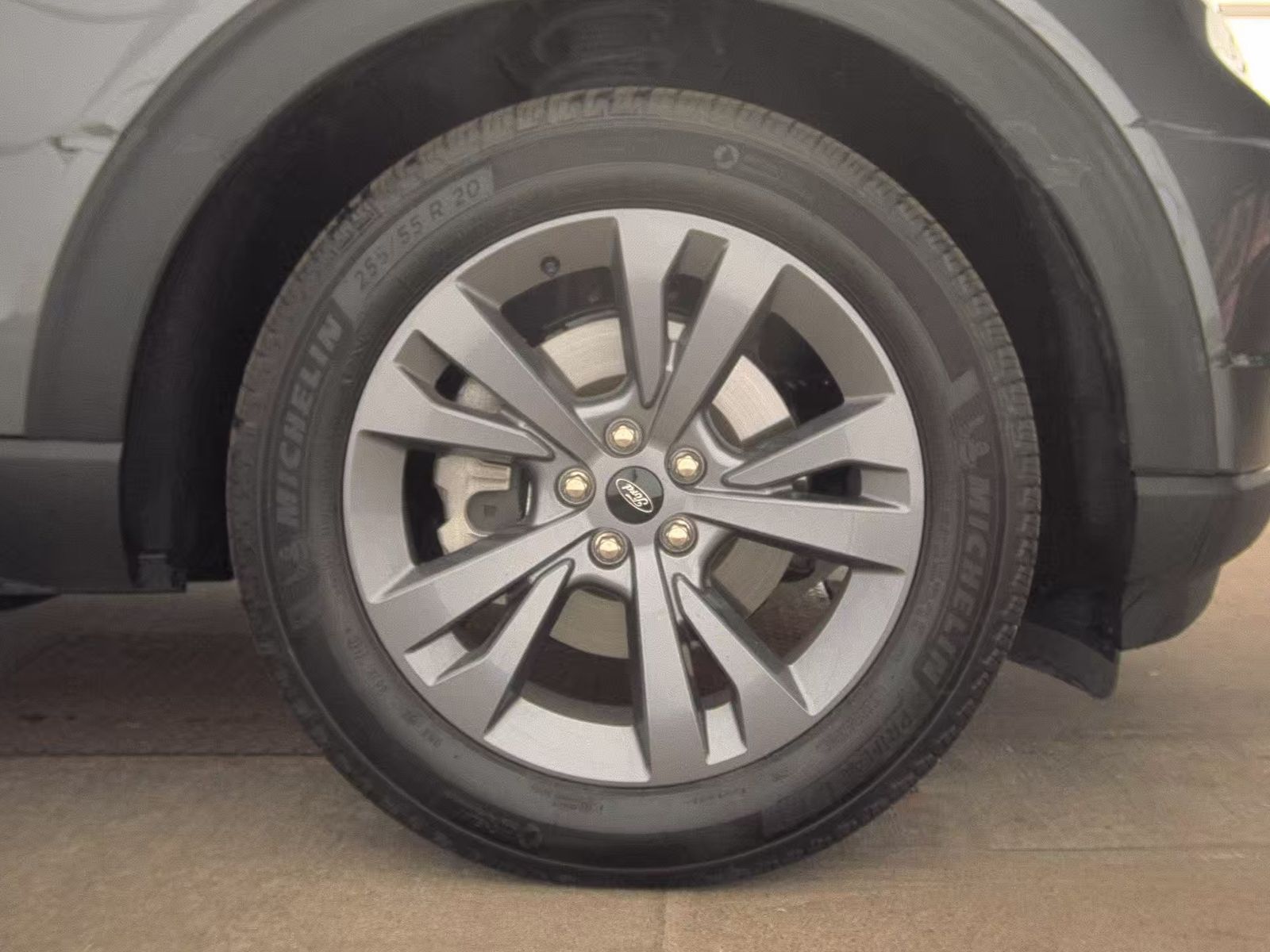 2023 Ford Explorer XLT AWD