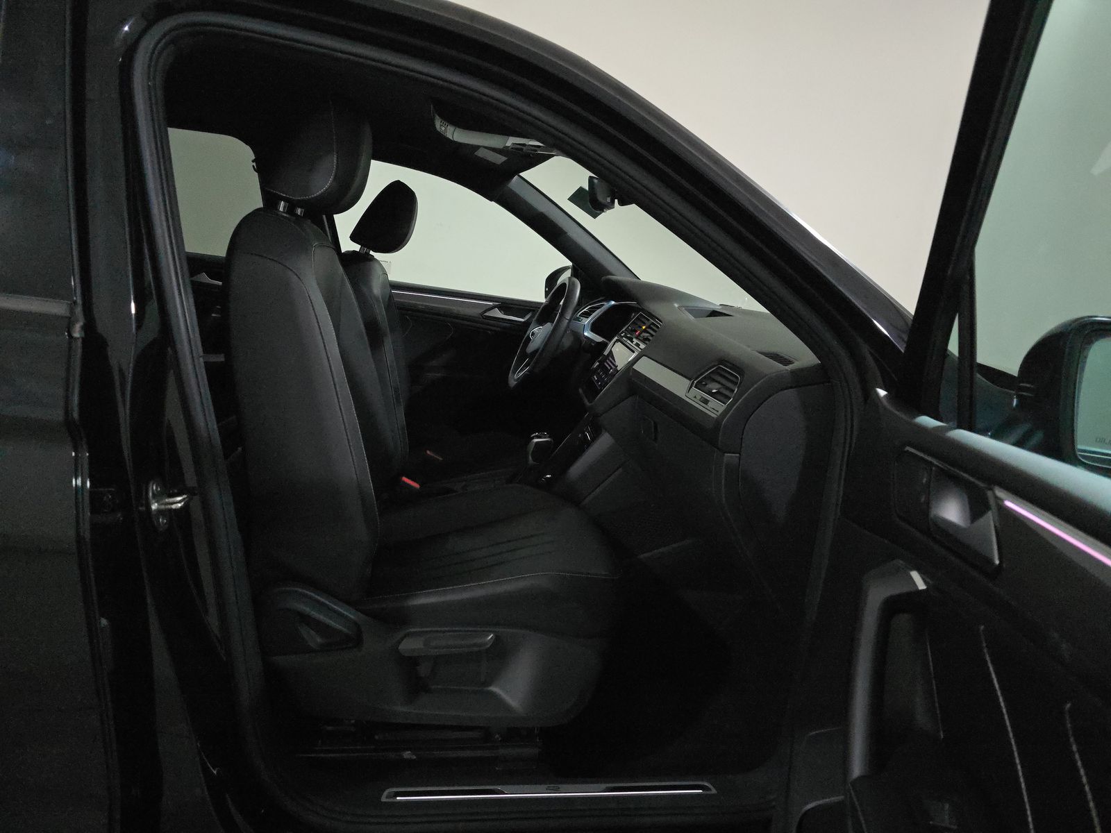 2022 Volkswagen Tiguan 2.0T SE R-Line Black FWD