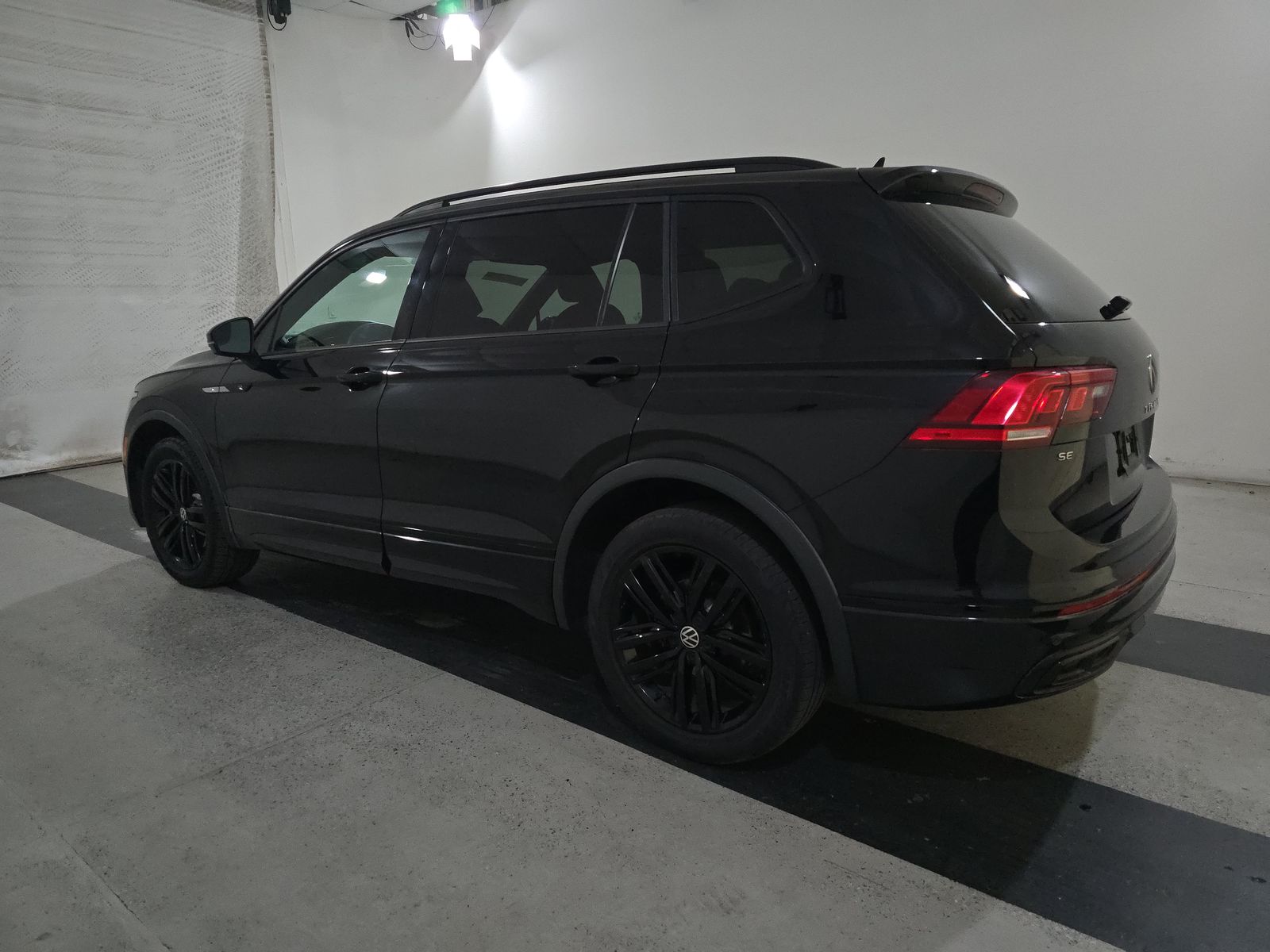 2022 Volkswagen Tiguan 2.0T SE R-Line Black FWD