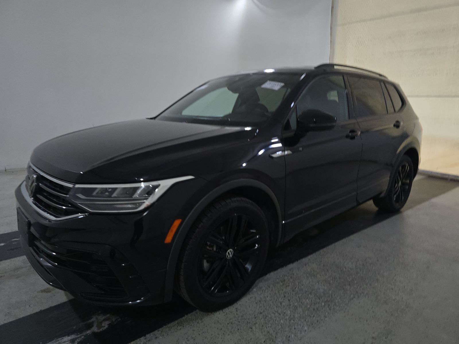 2022 Volkswagen Tiguan 2.0T SE R-Line Black FWD