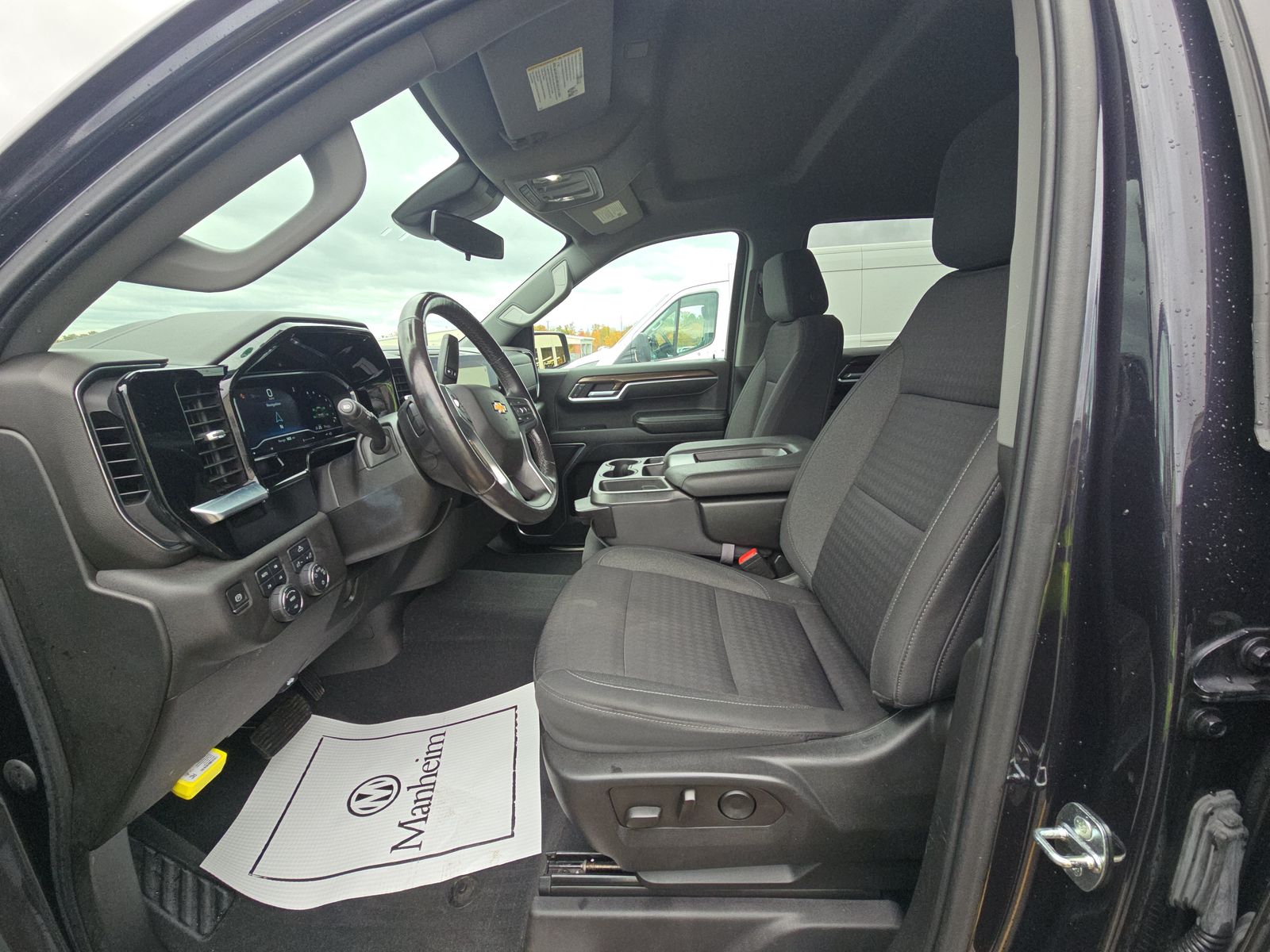 2022 Chevrolet Silverado 1500 LT AWD