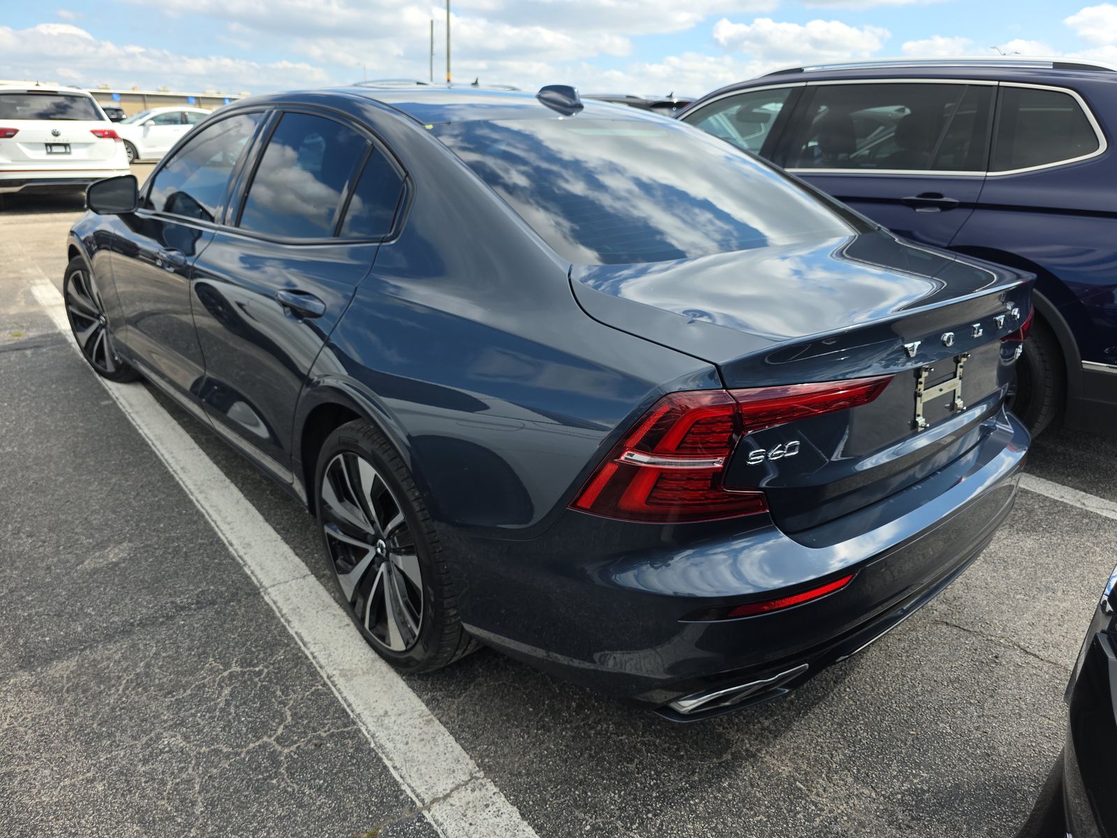 2022 Volvo S60 B5 Momentum FWD