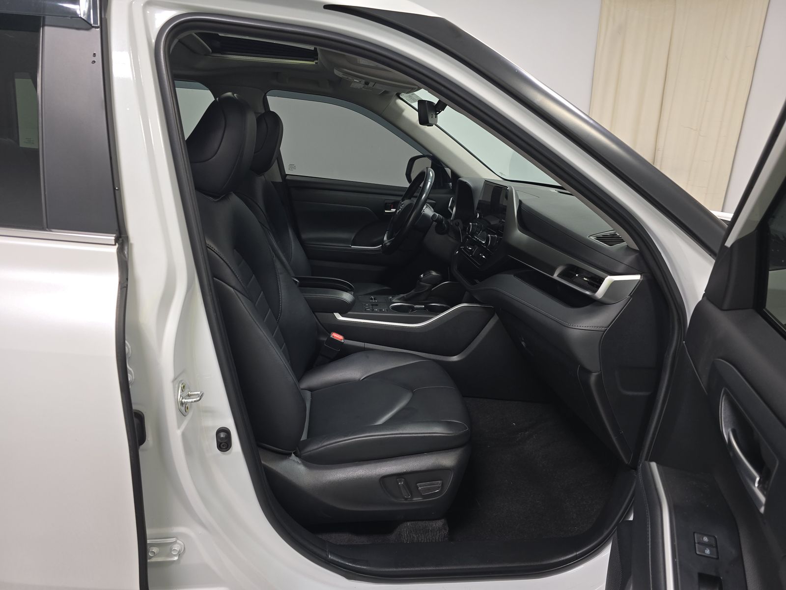 2023 Toyota Highlander Hybrid XLE AWD