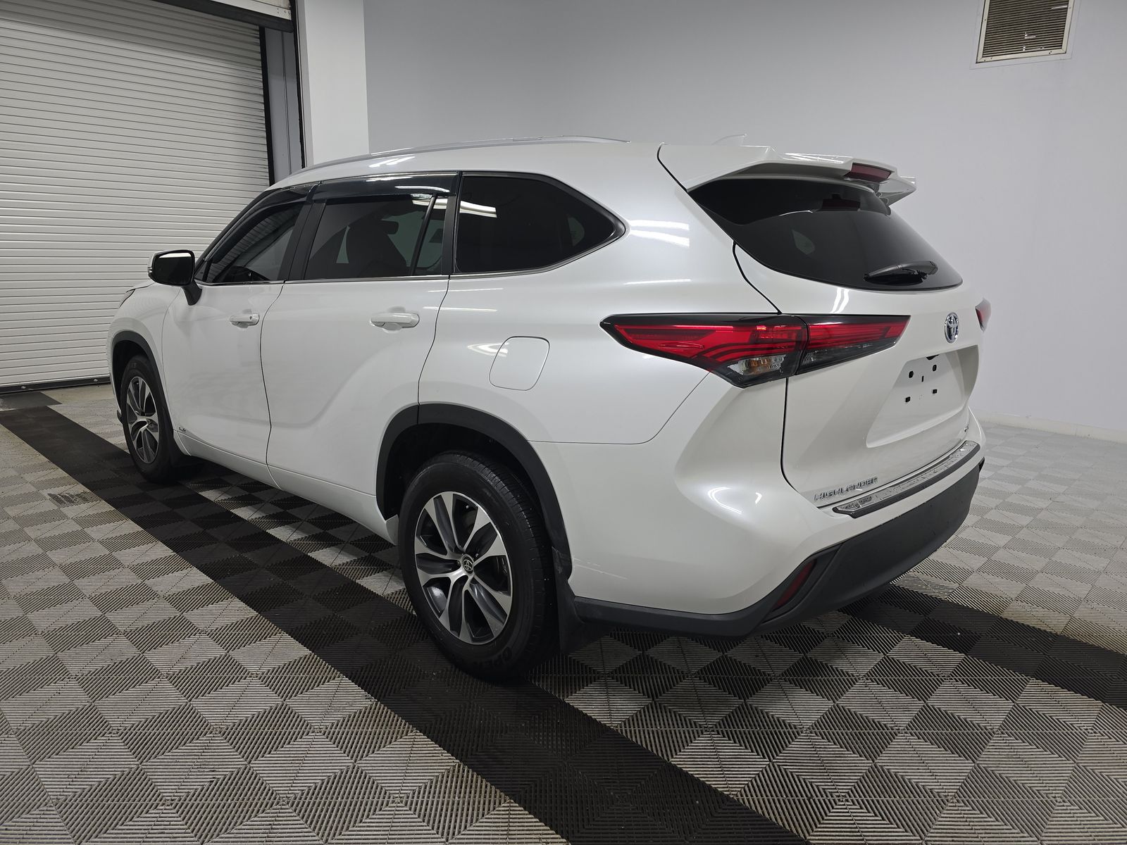 2023 Toyota Highlander Hybrid XLE AWD